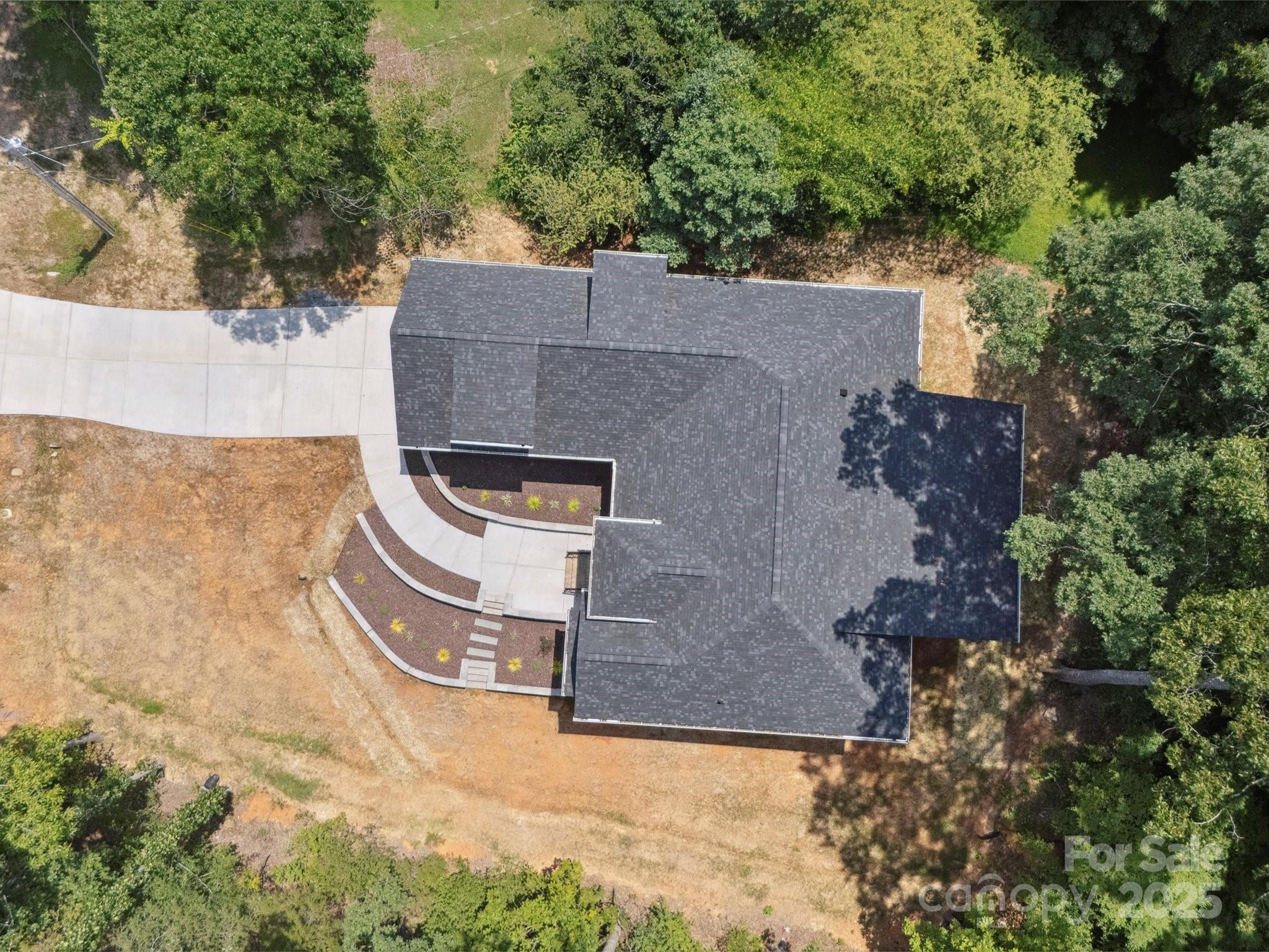 2108 Lakeview Circle