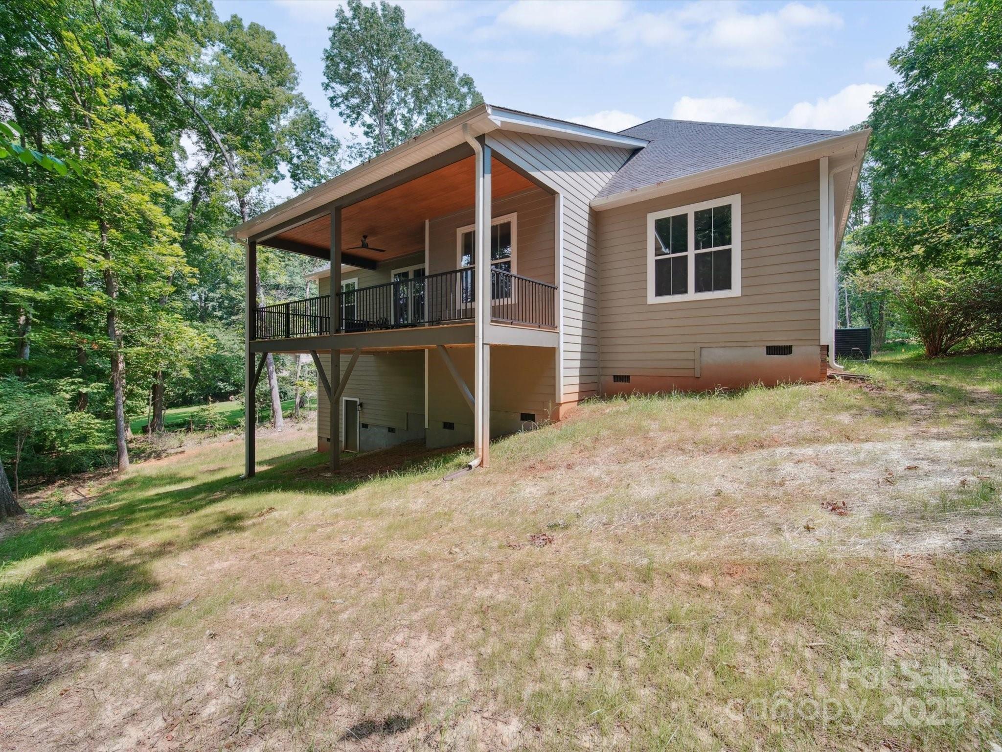 2108 Lakeview Circle
