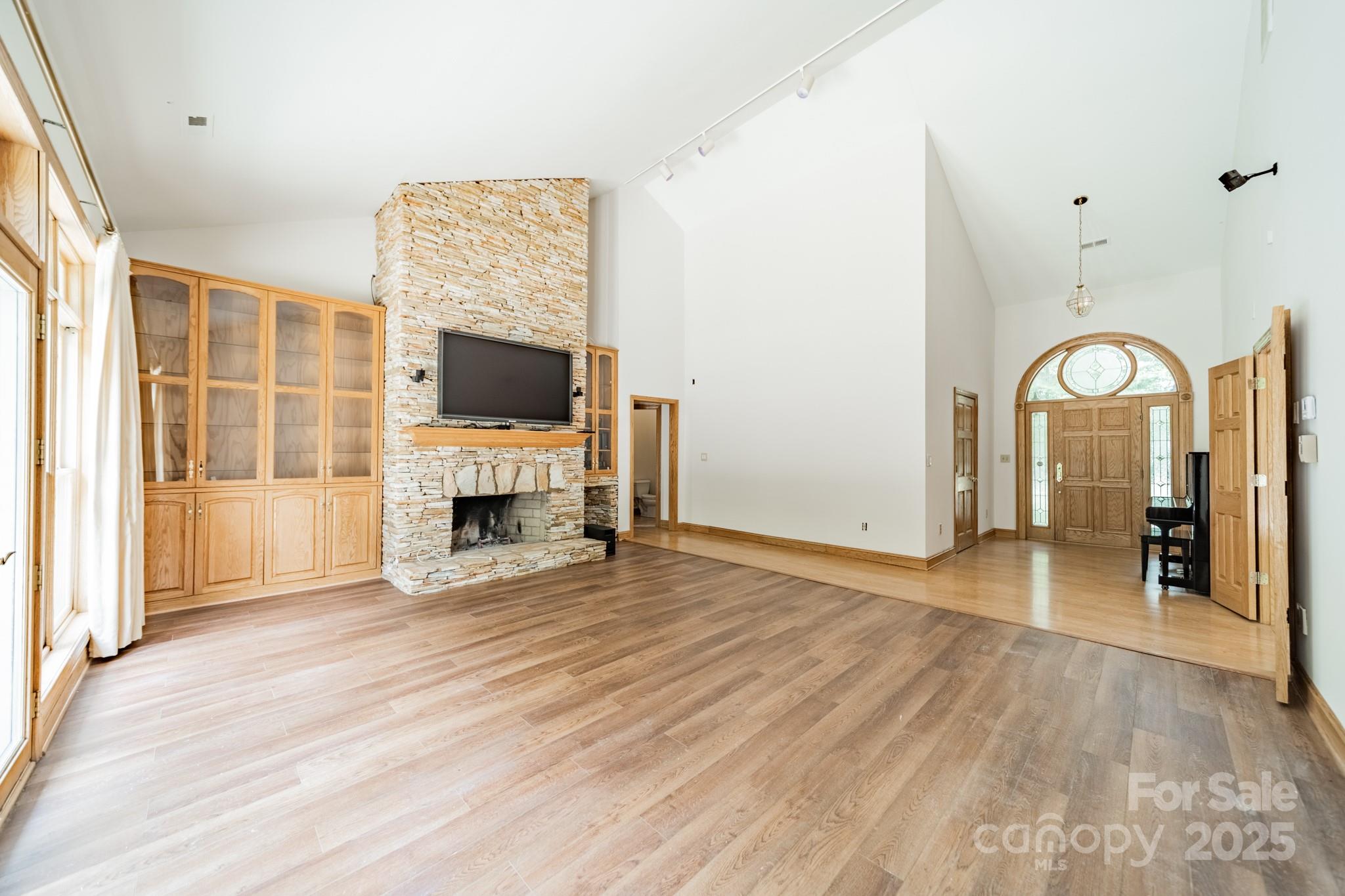 253 Highway 161 N
