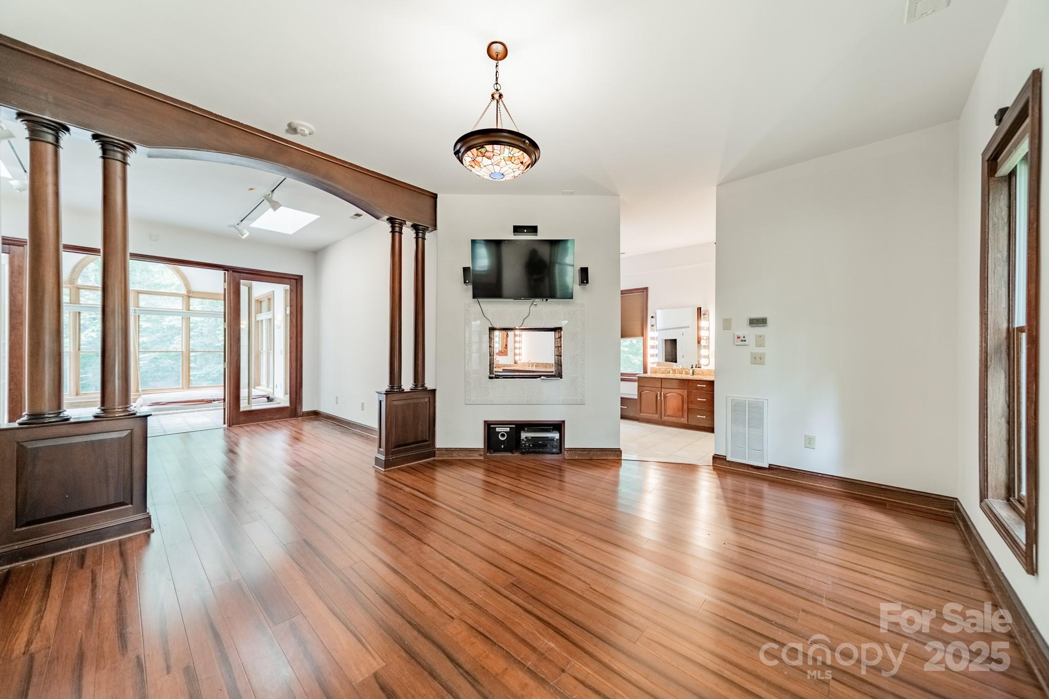 253 Highway 161 N