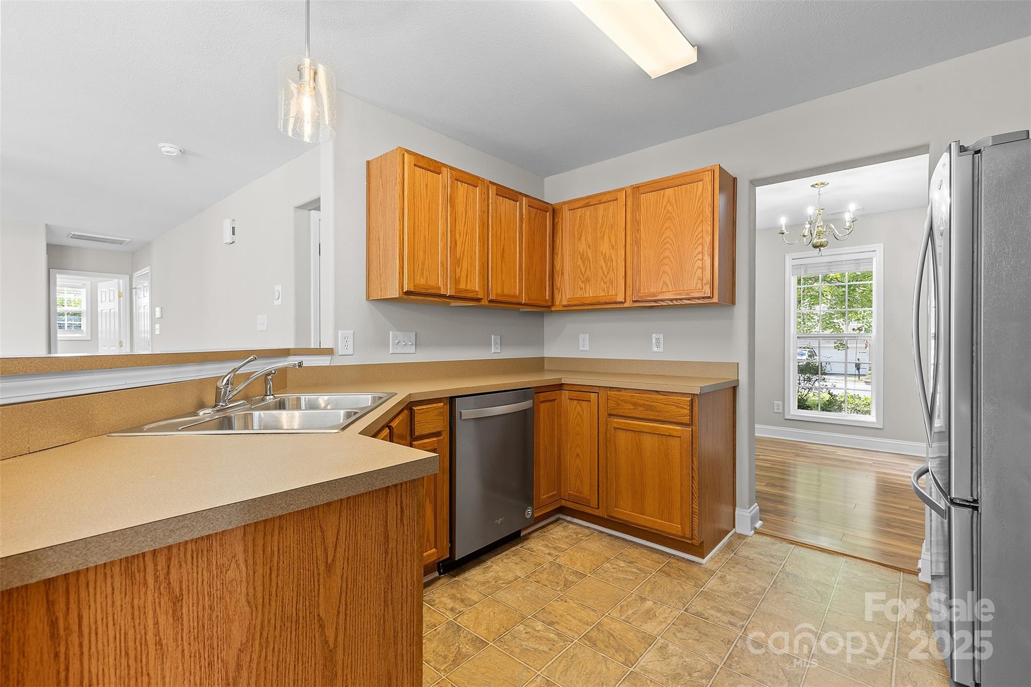 9752 Waltham Court