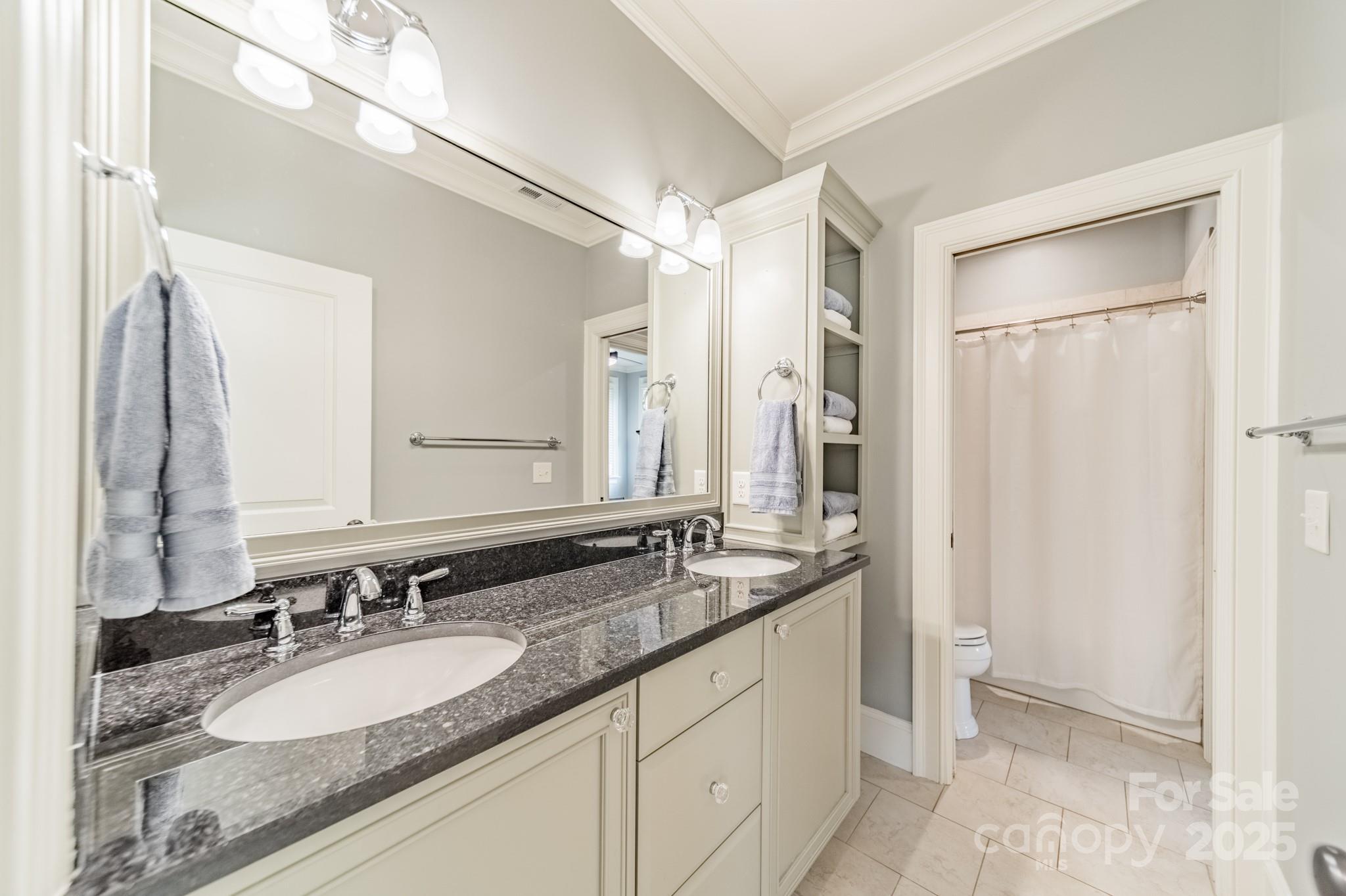 301 N Canterbury Road