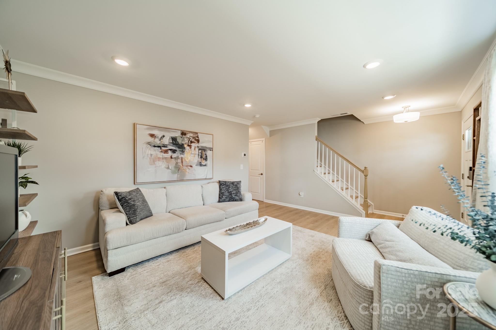 5013 Nestling Spring Street