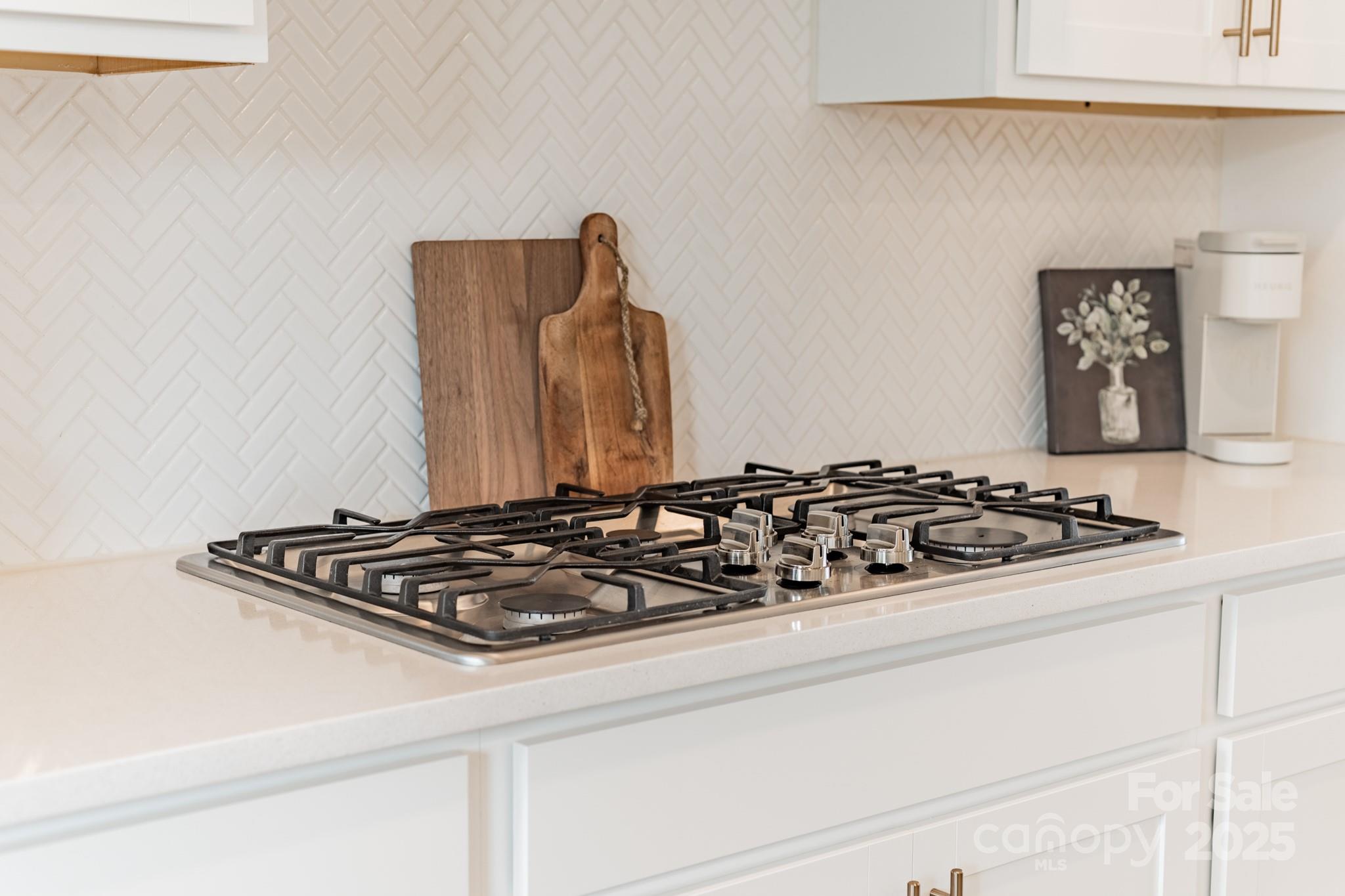 5013 Nestling Spring Street