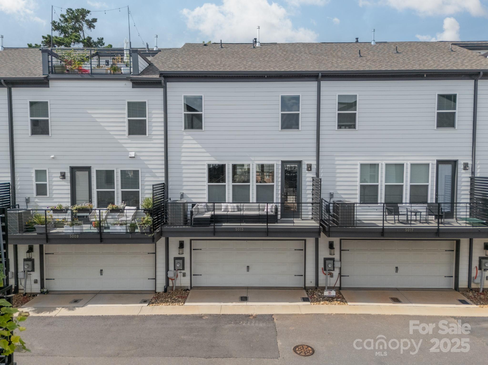 5013 Nestling Spring Street