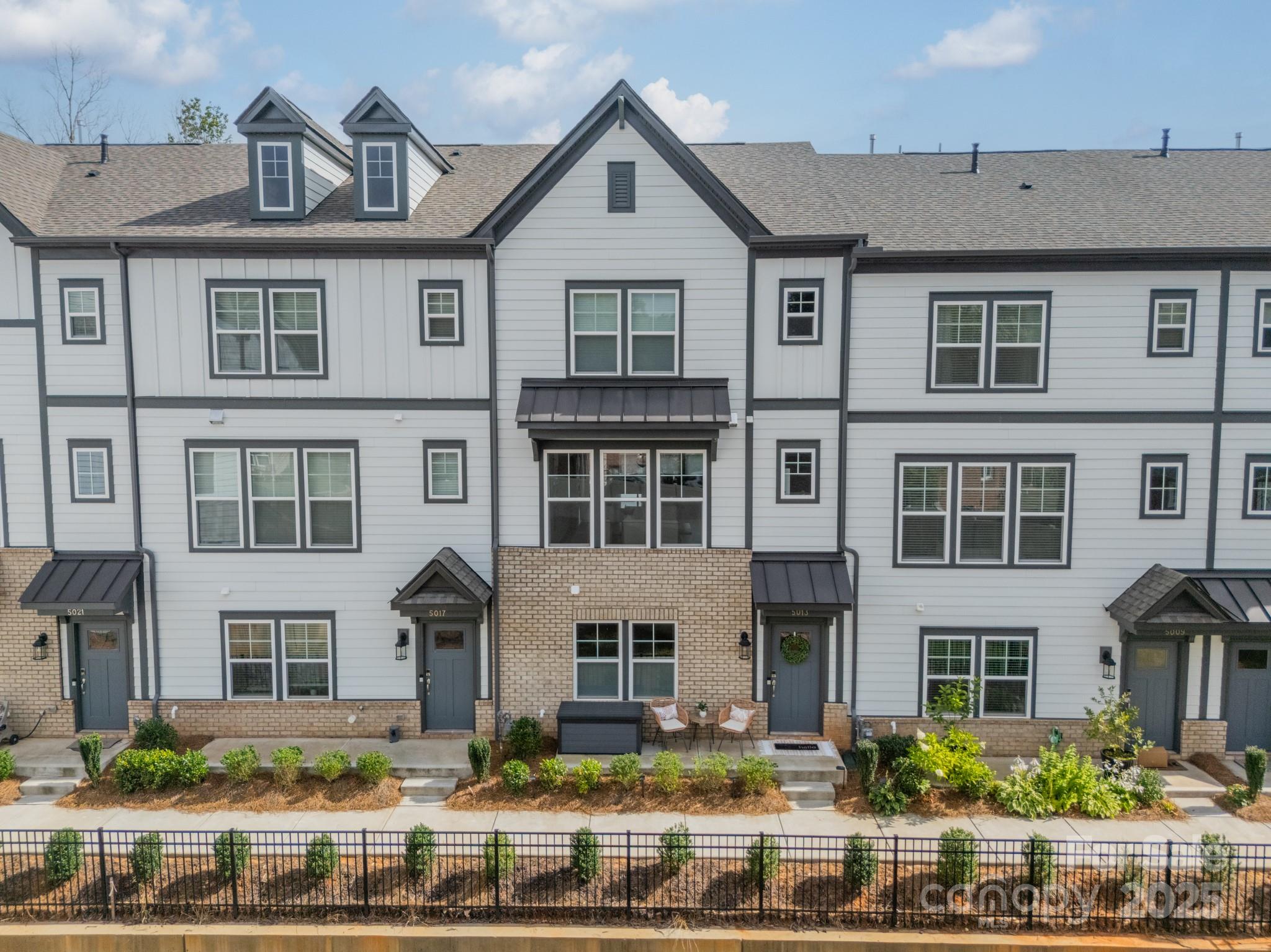 5013 Nestling Spring Street