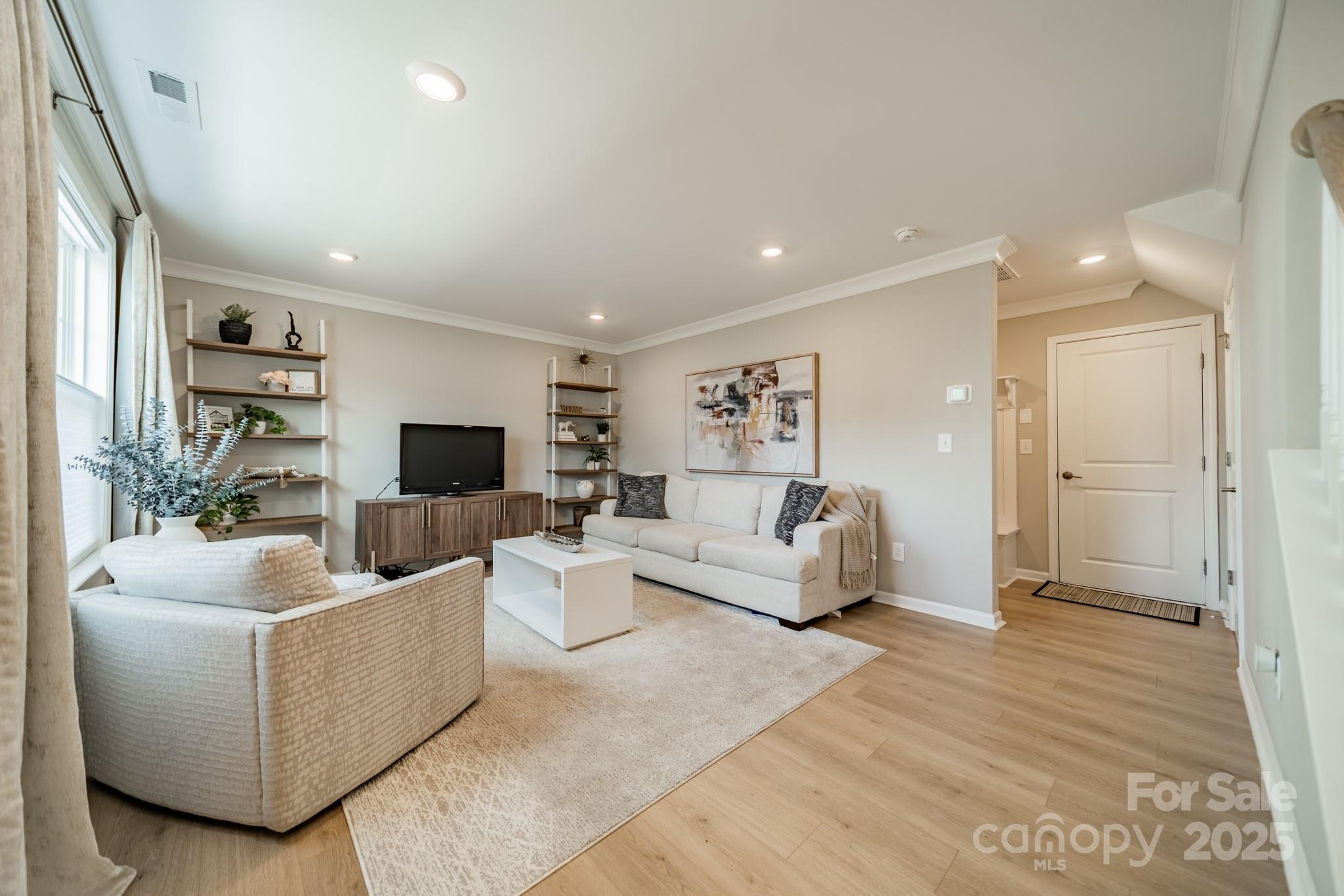 5013 Nestling Spring Street