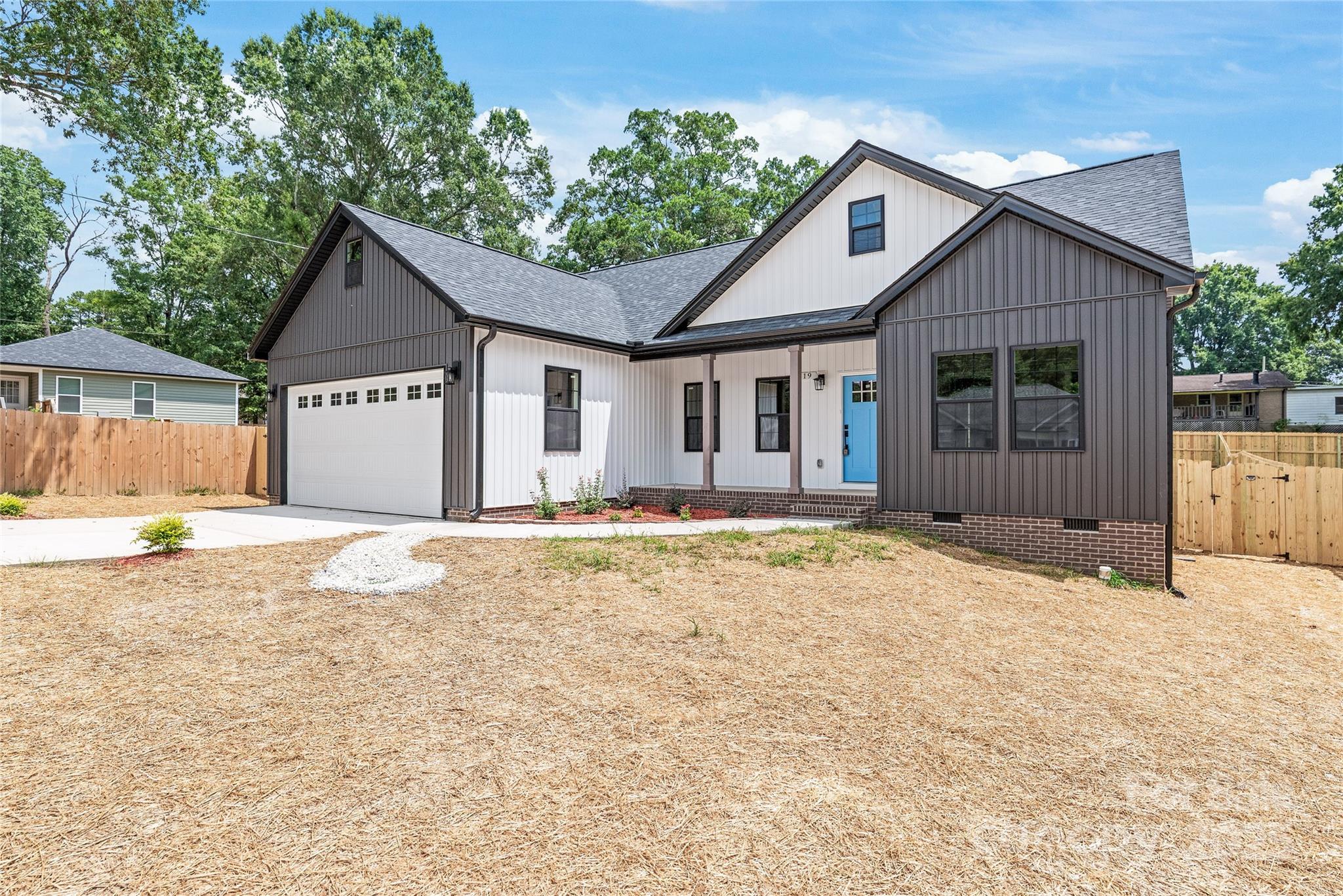 19 Lakewood Court NW