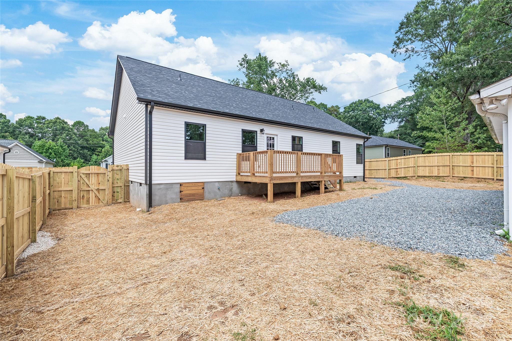 19 Lakewood Court NW