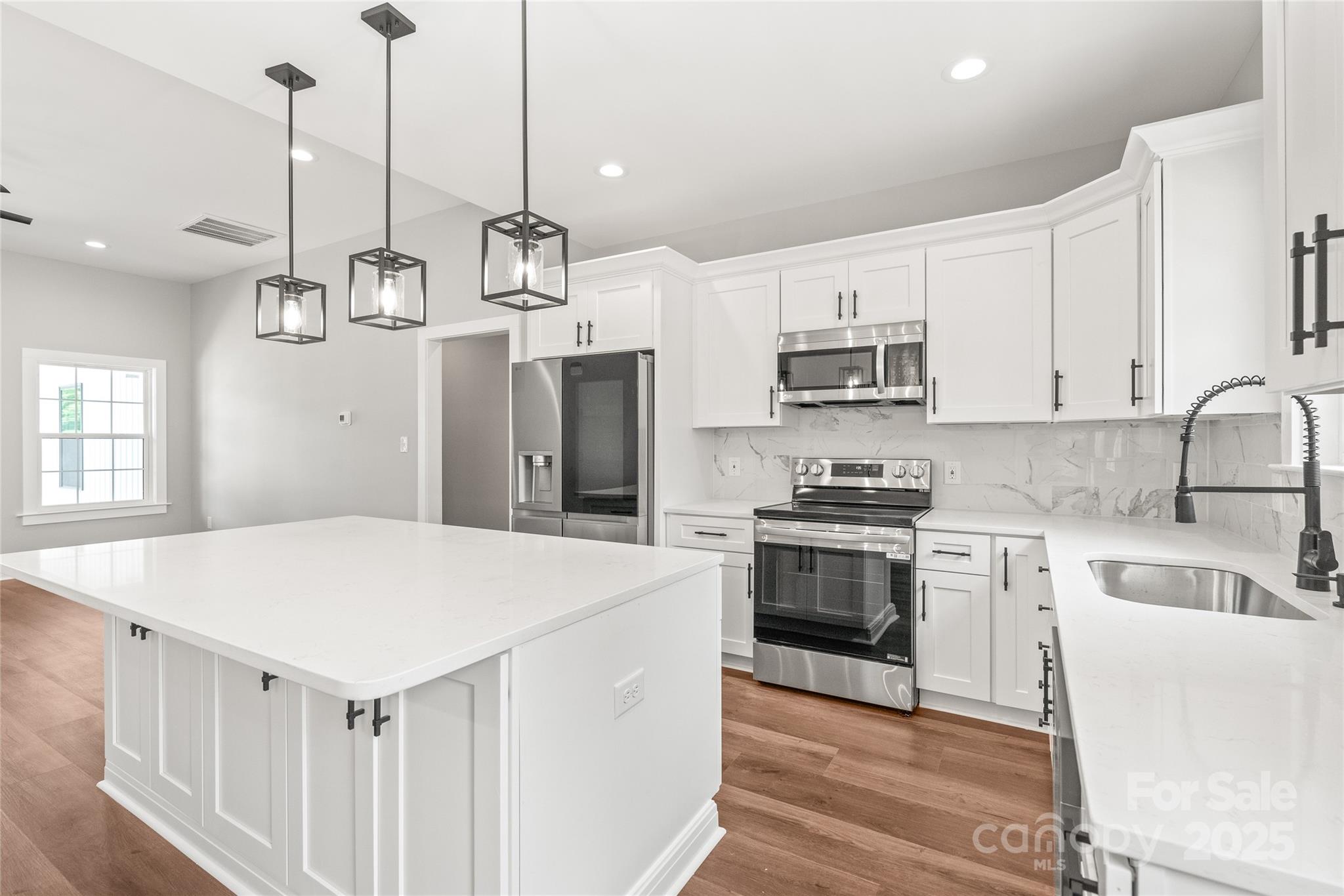 19 Lakewood Court NW