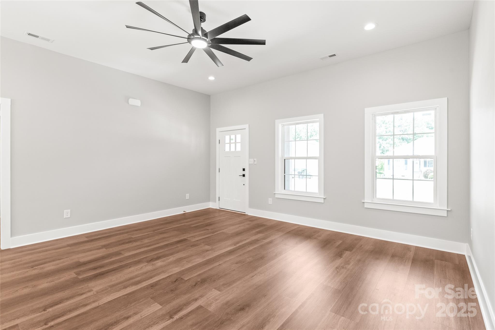 19 Lakewood Court NW
