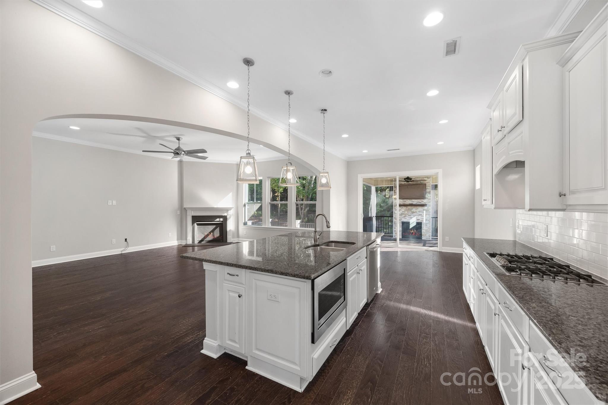 273 Monteray Oaks Circle