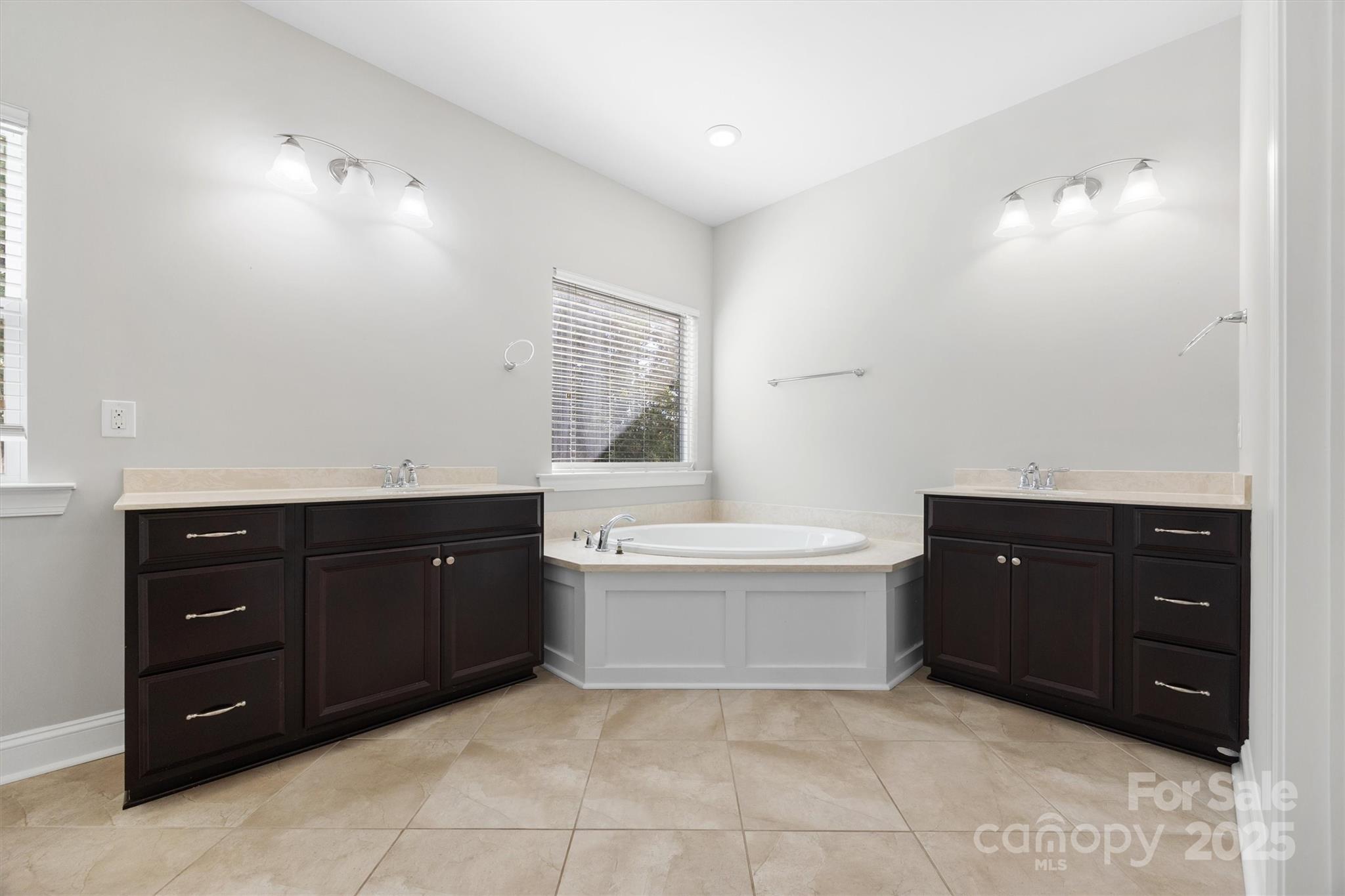 273 Monteray Oaks Circle
