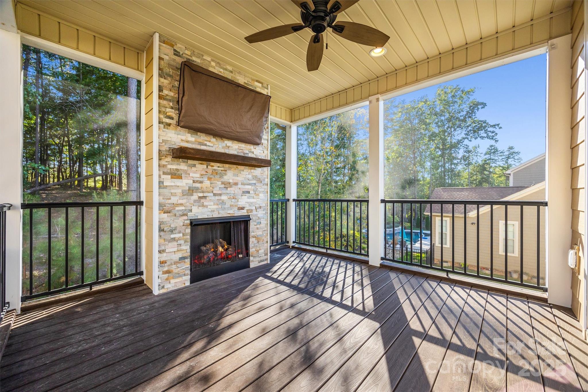 273 Monteray Oaks Circle