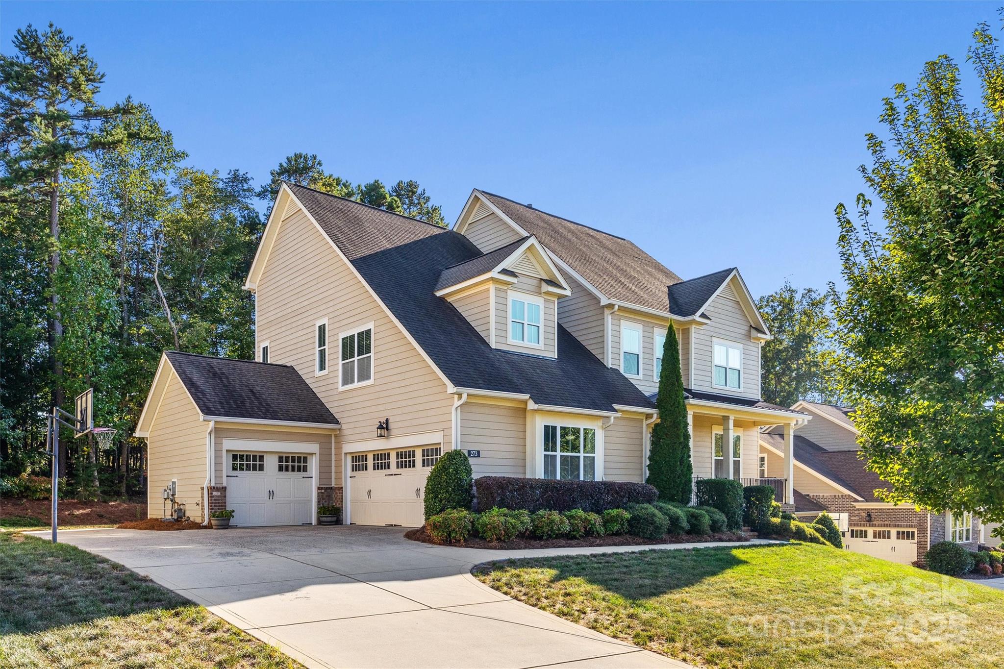 273 Monteray Oaks Circle
