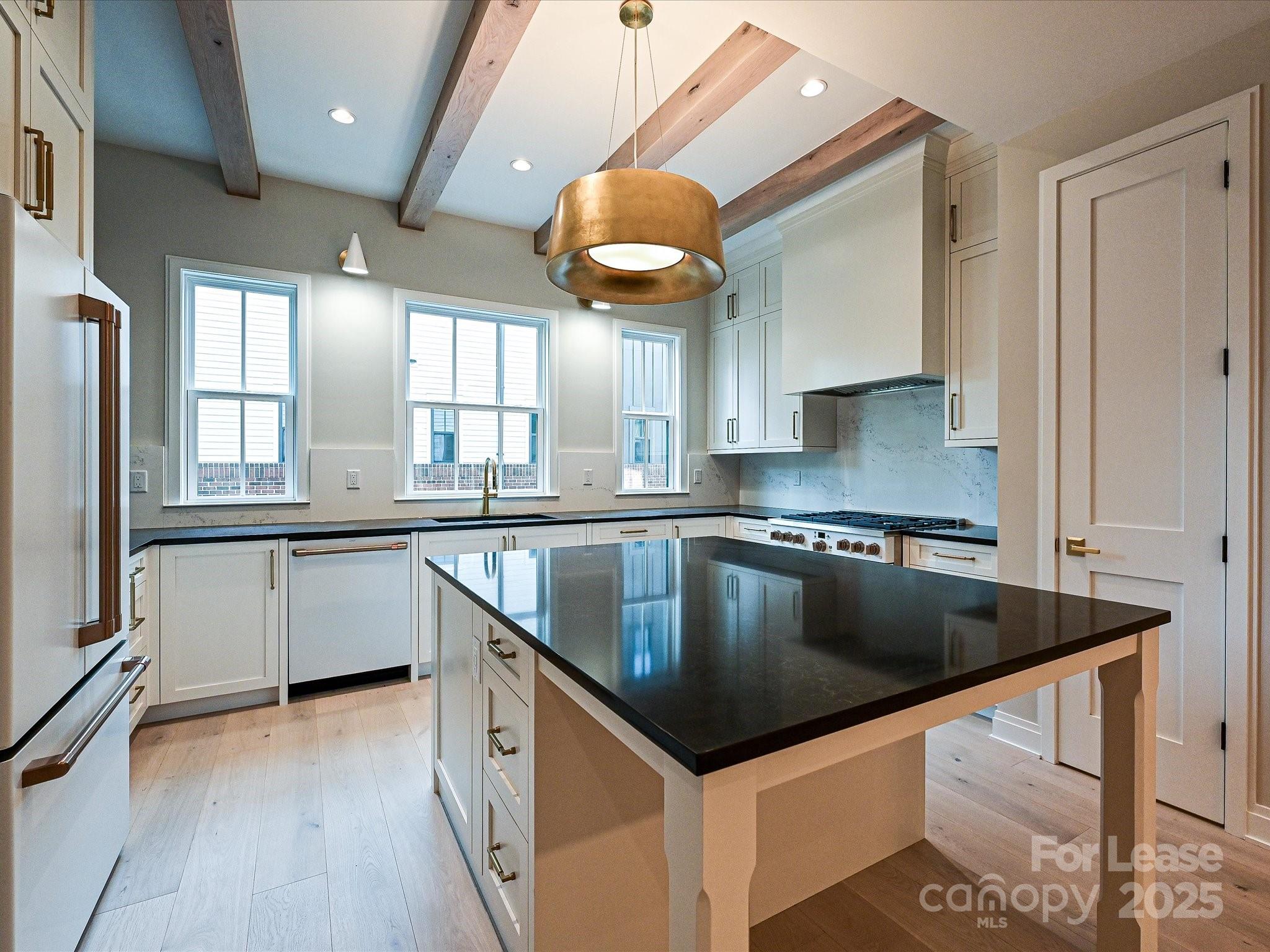 4121 Selwyn Walk Court