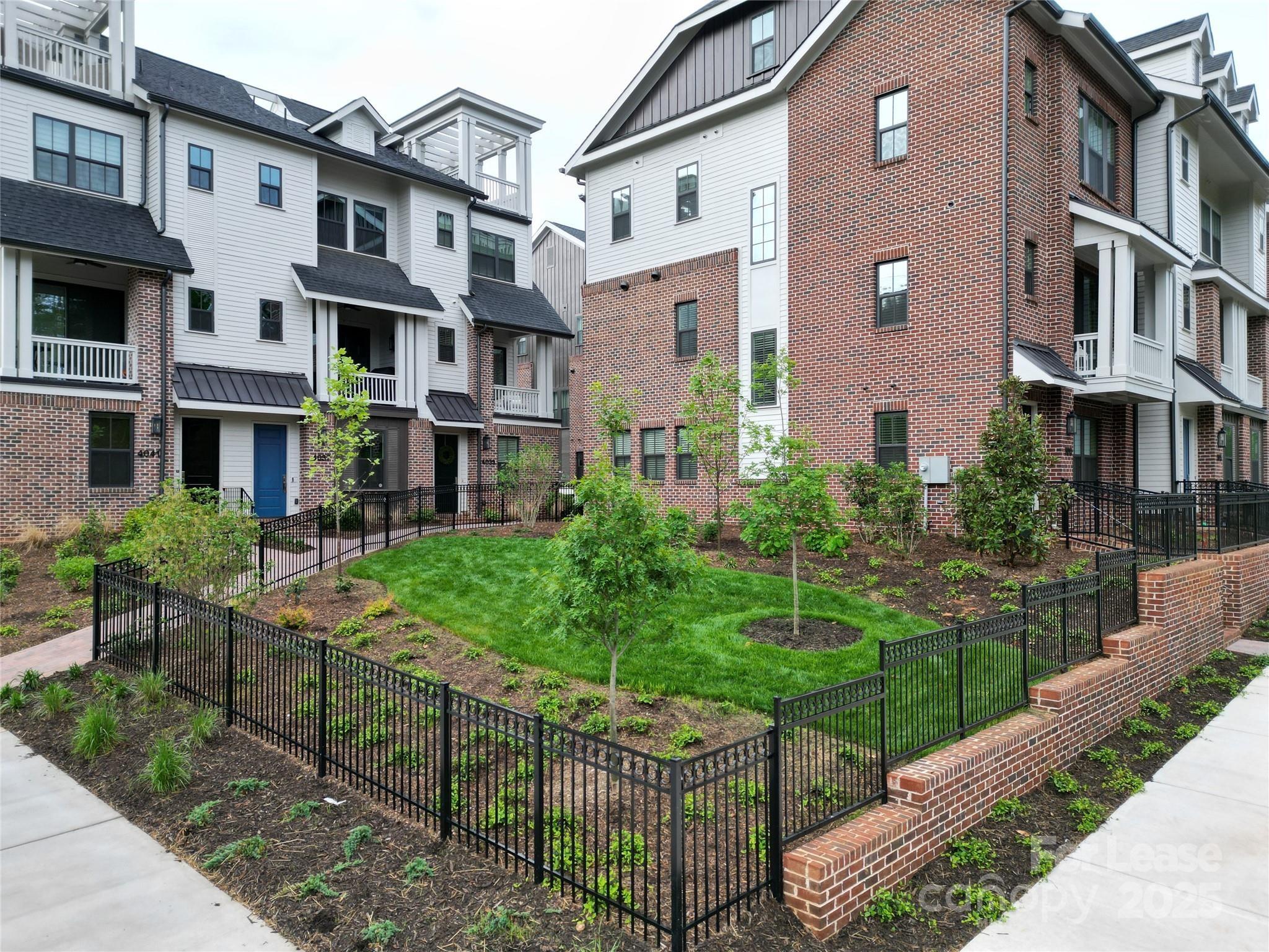 4121 Selwyn Walk Court