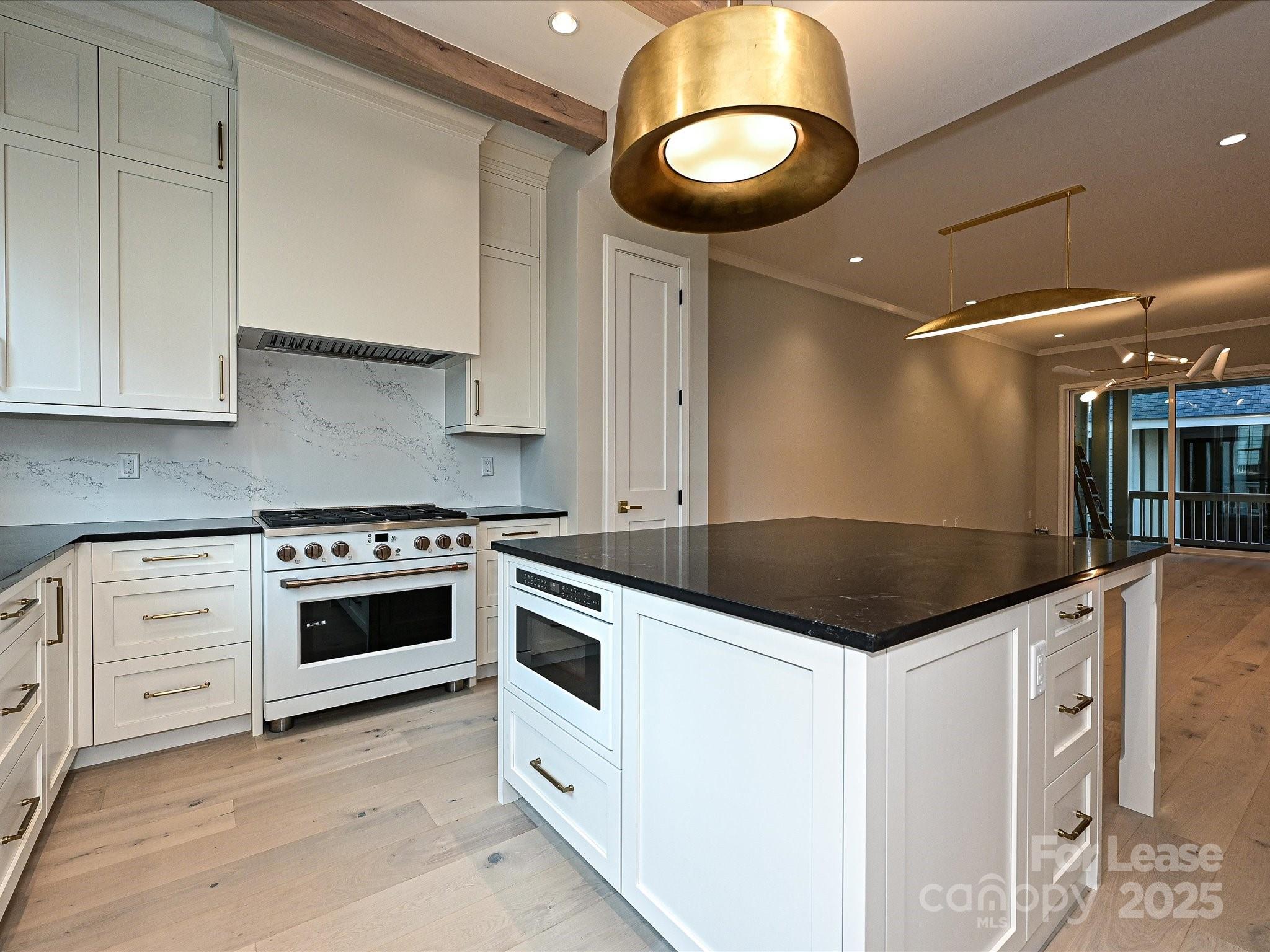 4121 Selwyn Walk Court