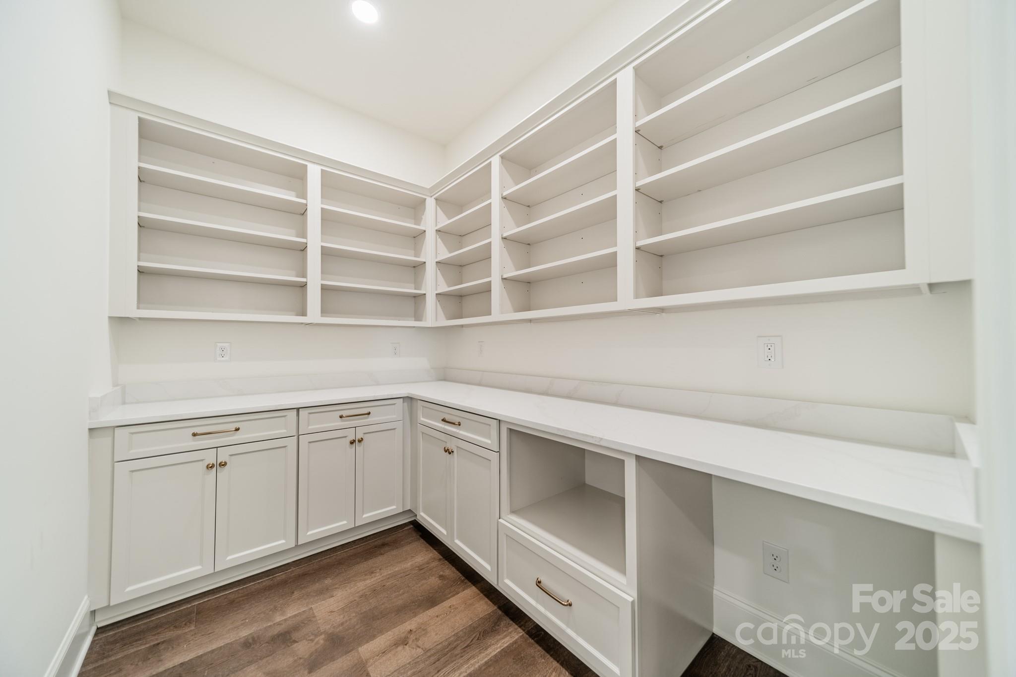 2346 Bridgewater Road Unit: 7