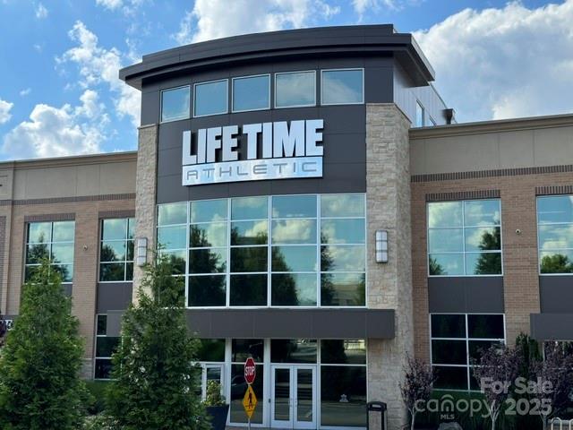 2332 Greenbrook Parkway