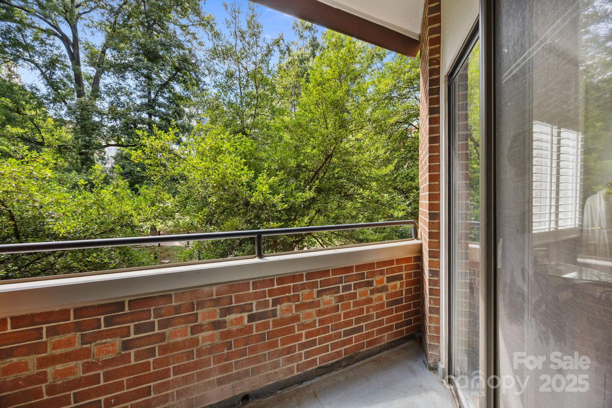 224 N Poplar Street Unit: 9