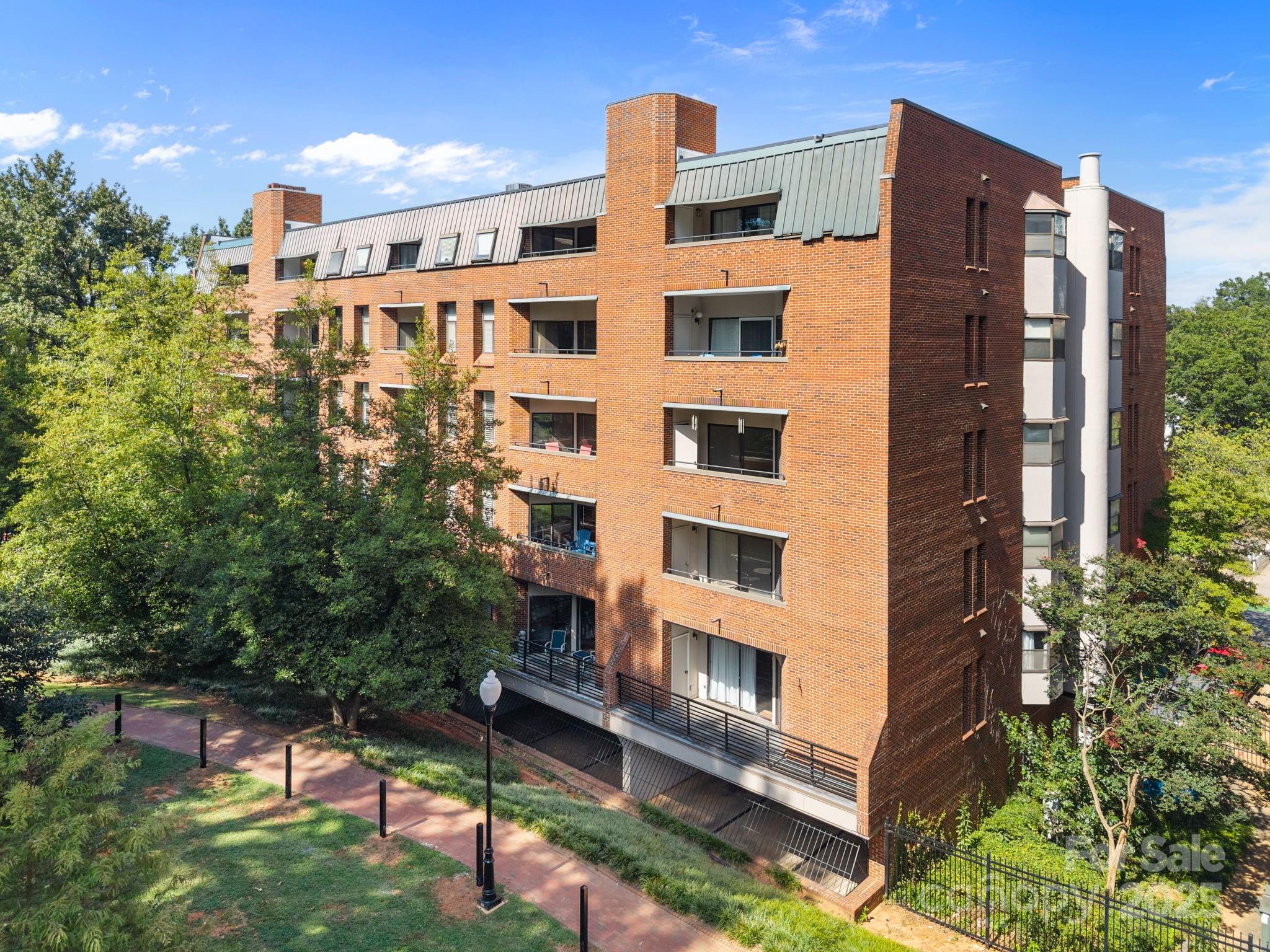 224 N Poplar Street Unit: 9