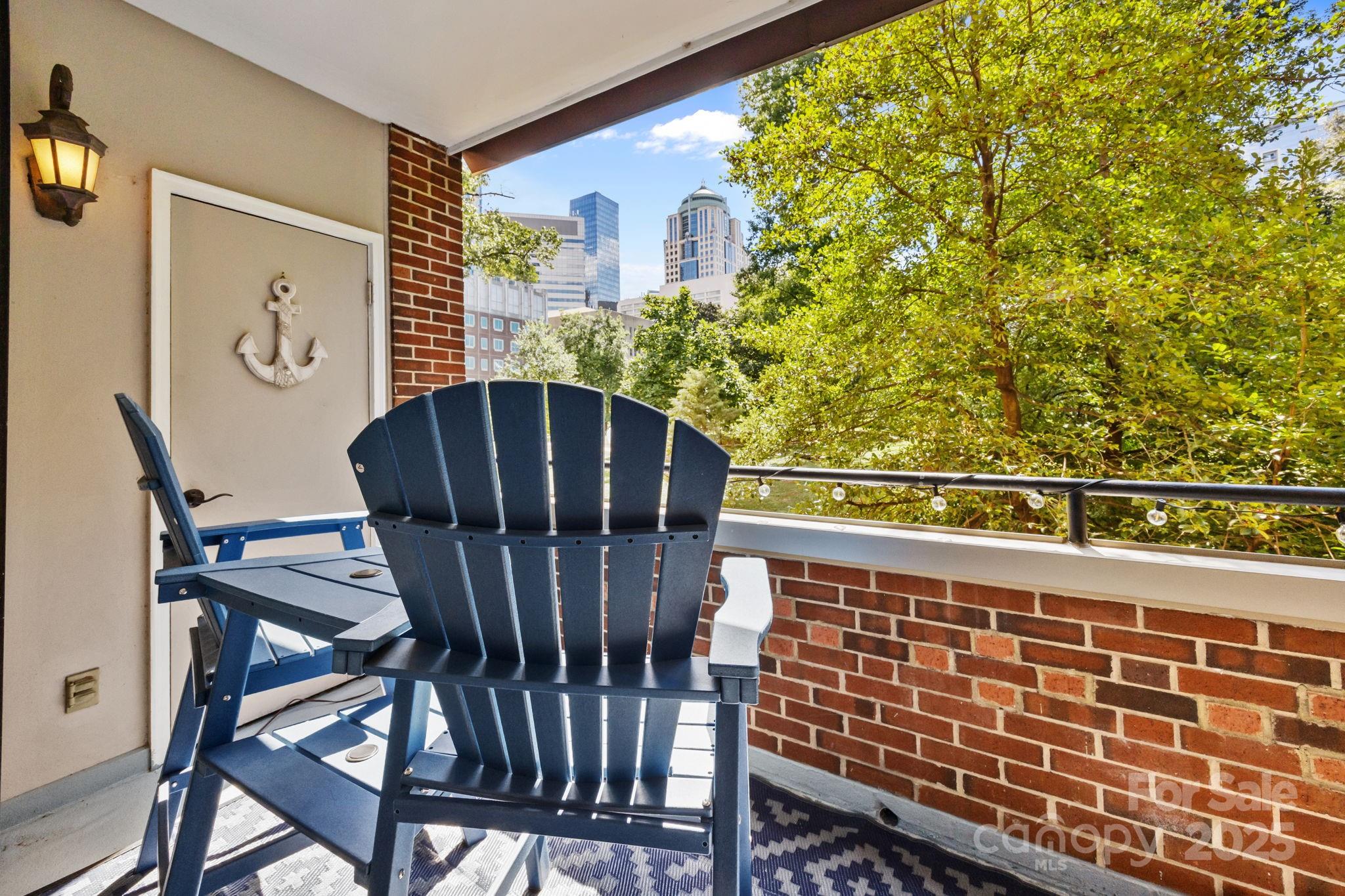 224 N Poplar Street Unit: 9