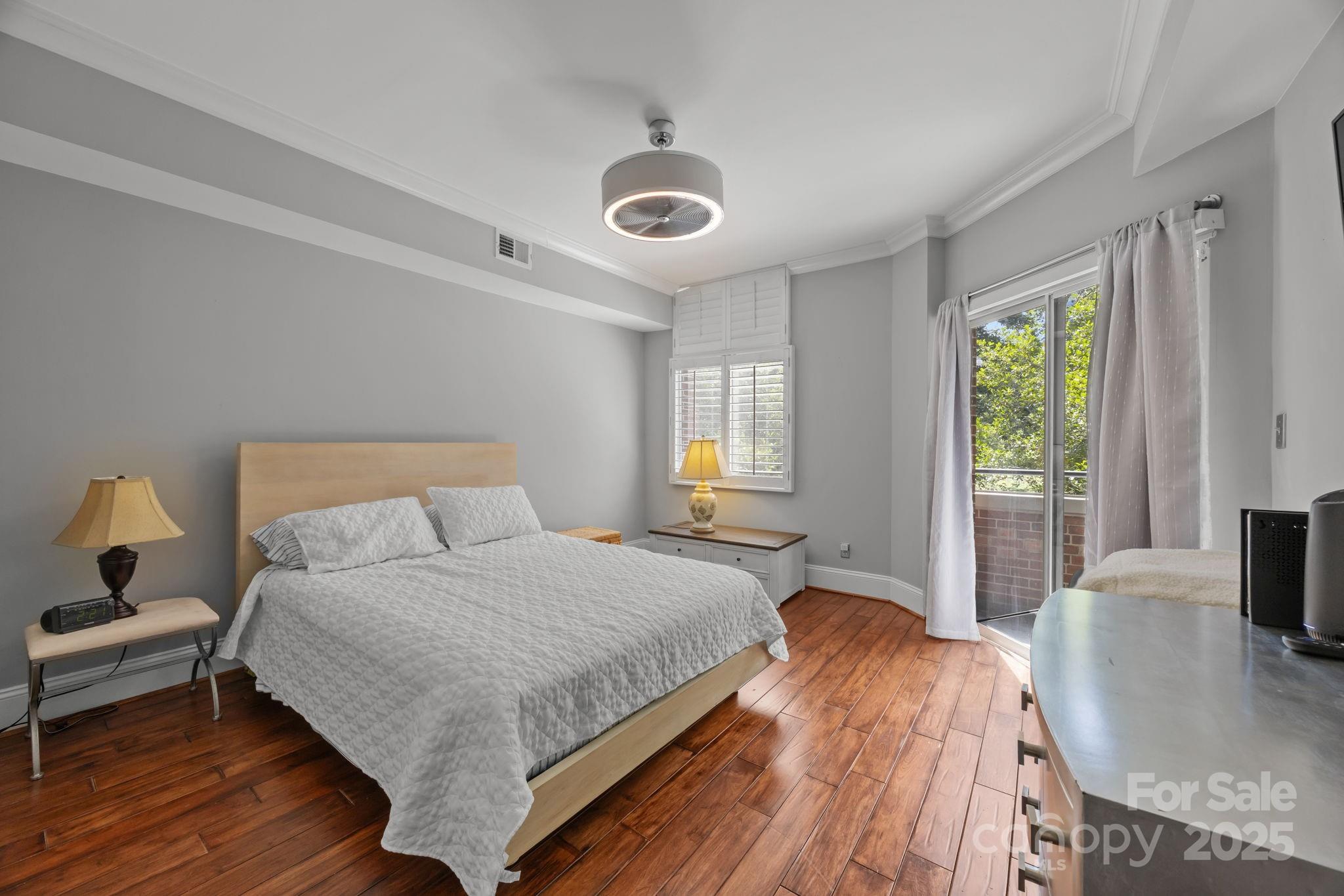 224 N Poplar Street Unit: 9