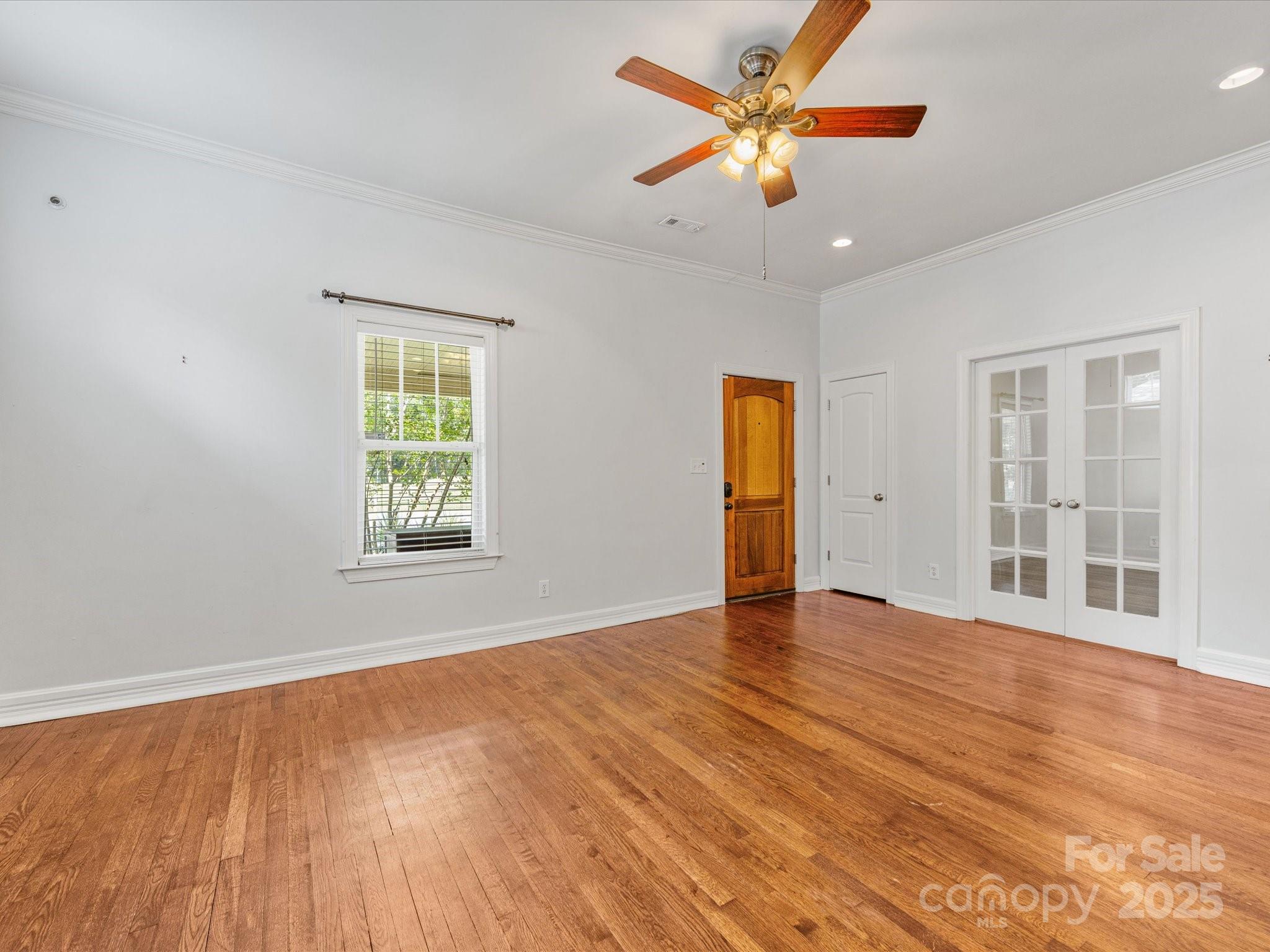 1320 Parkwood Avenue