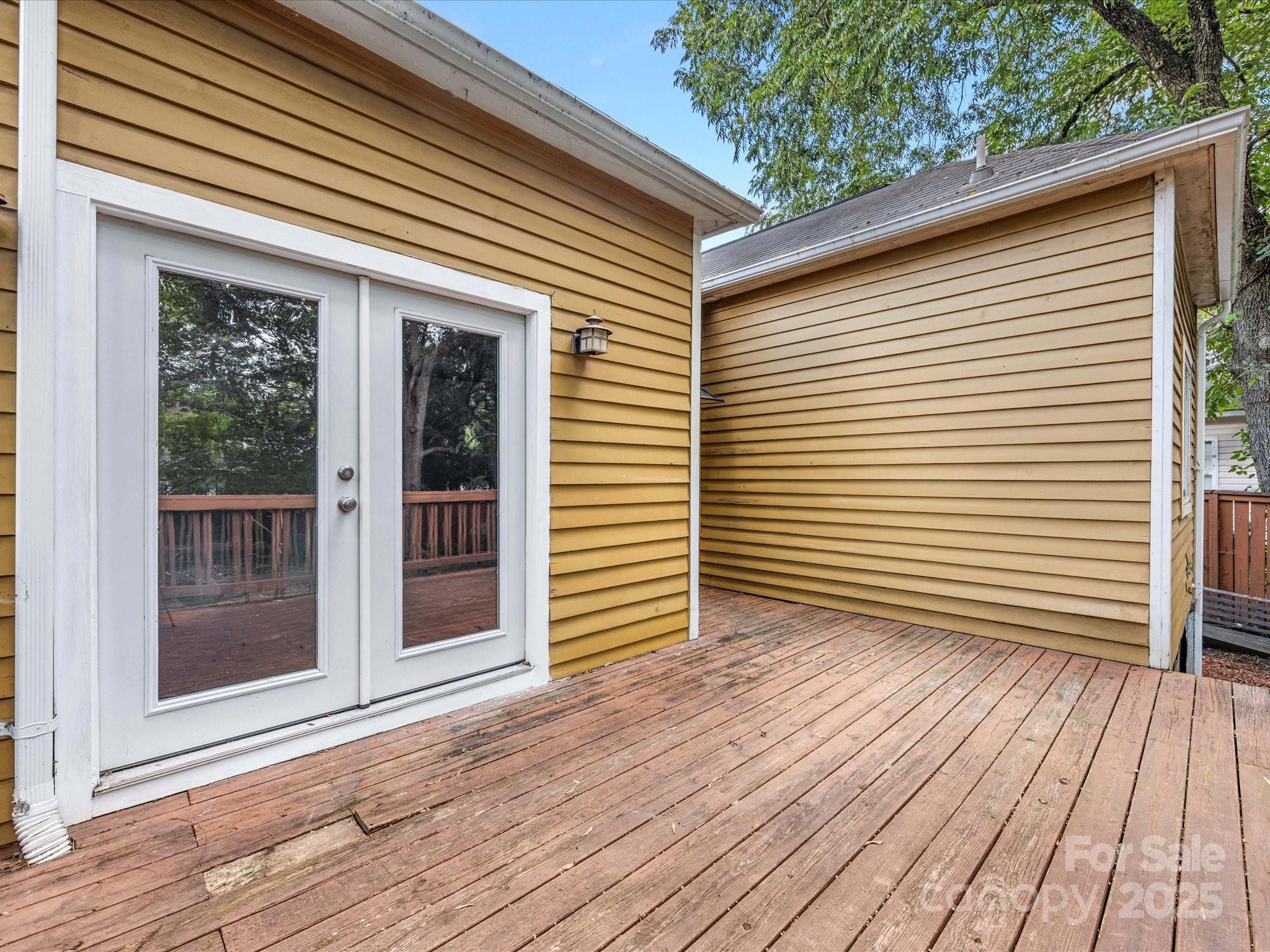 1320 Parkwood Avenue