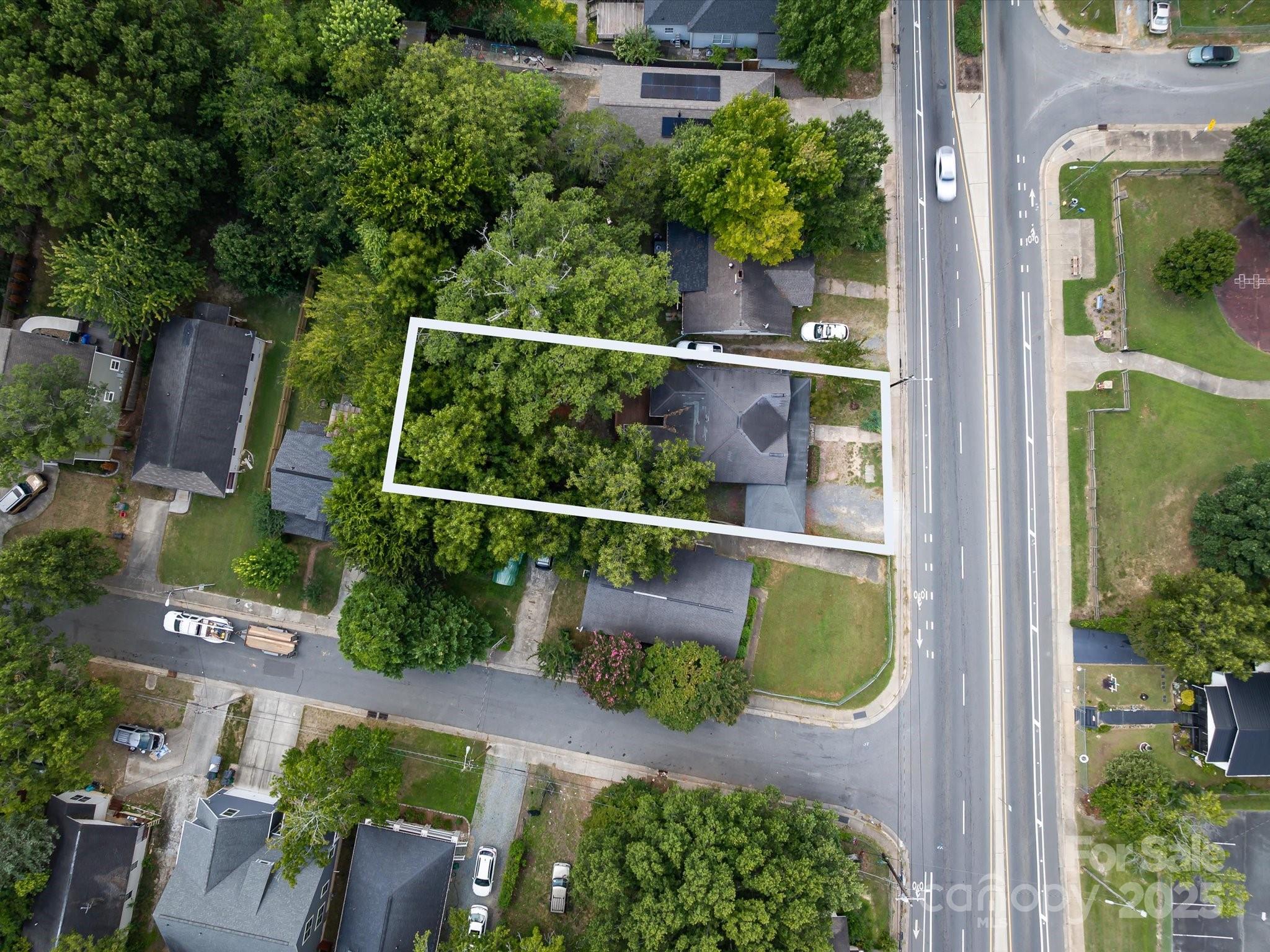 1320 Parkwood Avenue