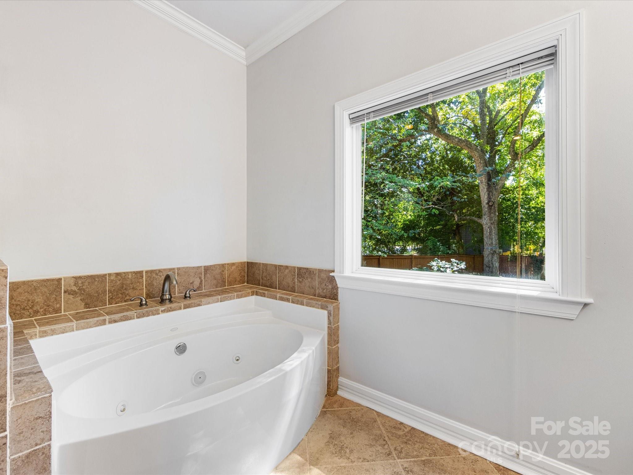 1320 Parkwood Avenue