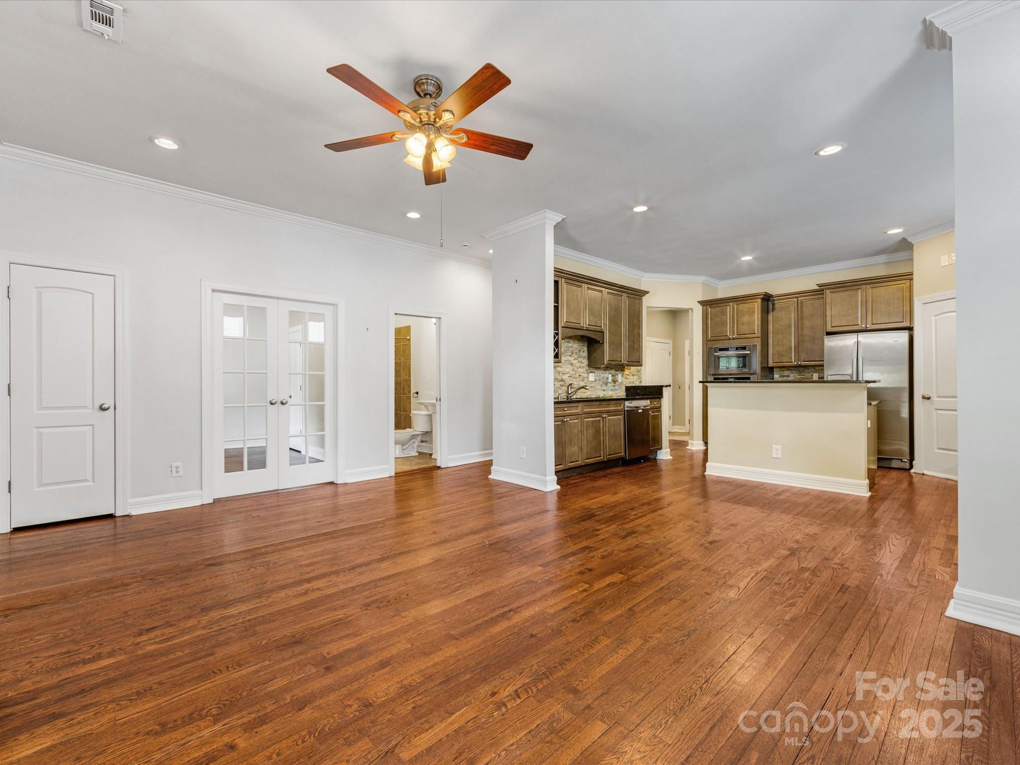 1320 Parkwood Avenue