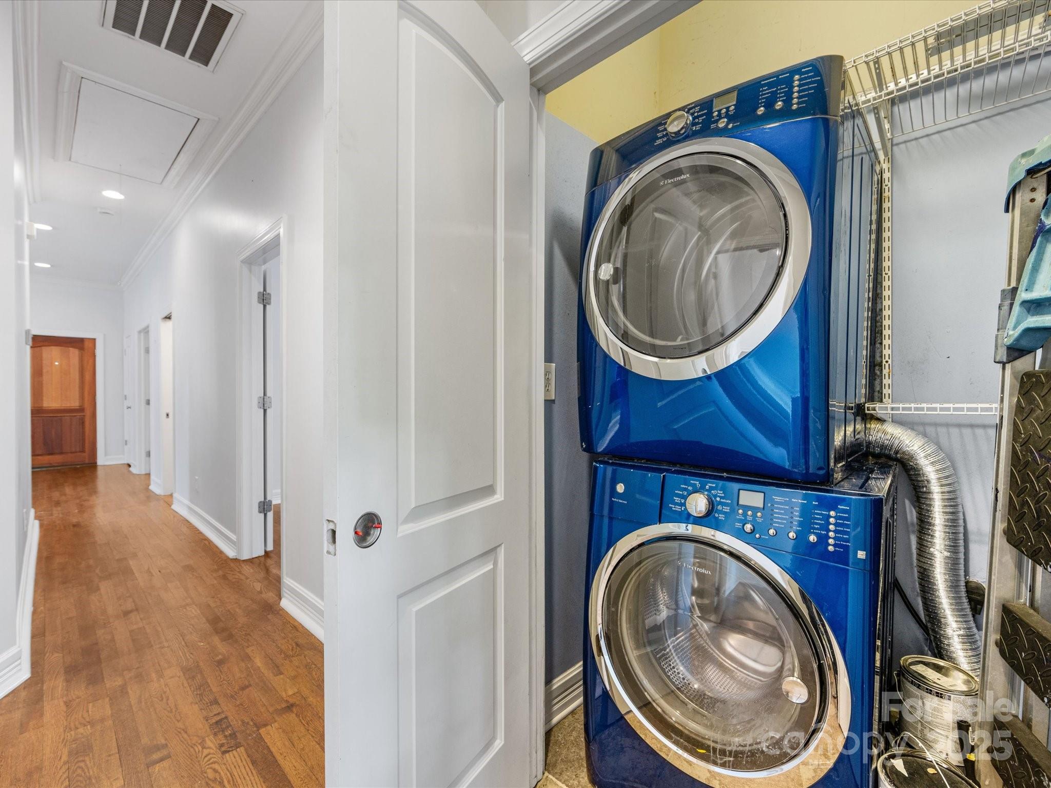 1320 Parkwood Avenue