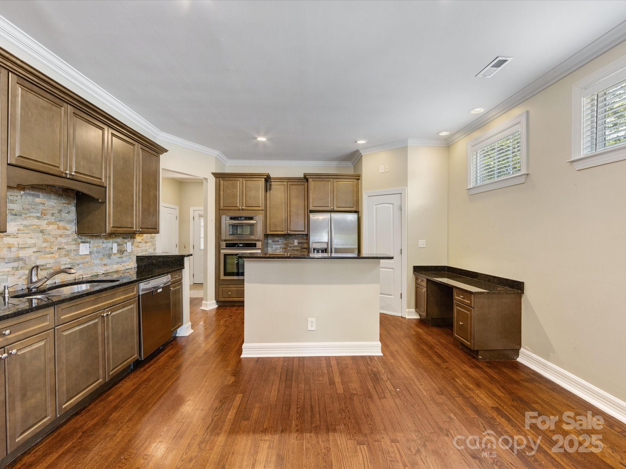 1320 Parkwood Avenue