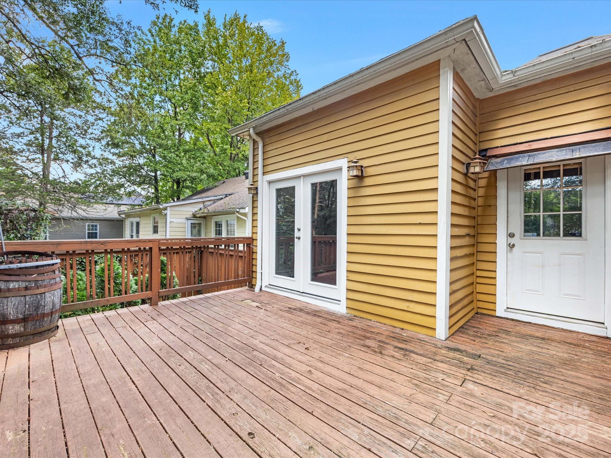 1320 Parkwood Avenue