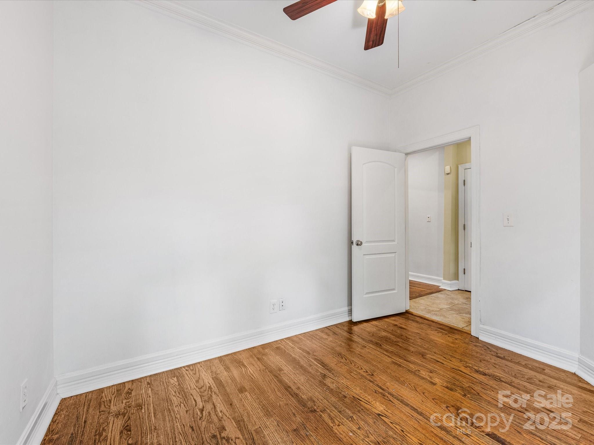 1320 Parkwood Avenue