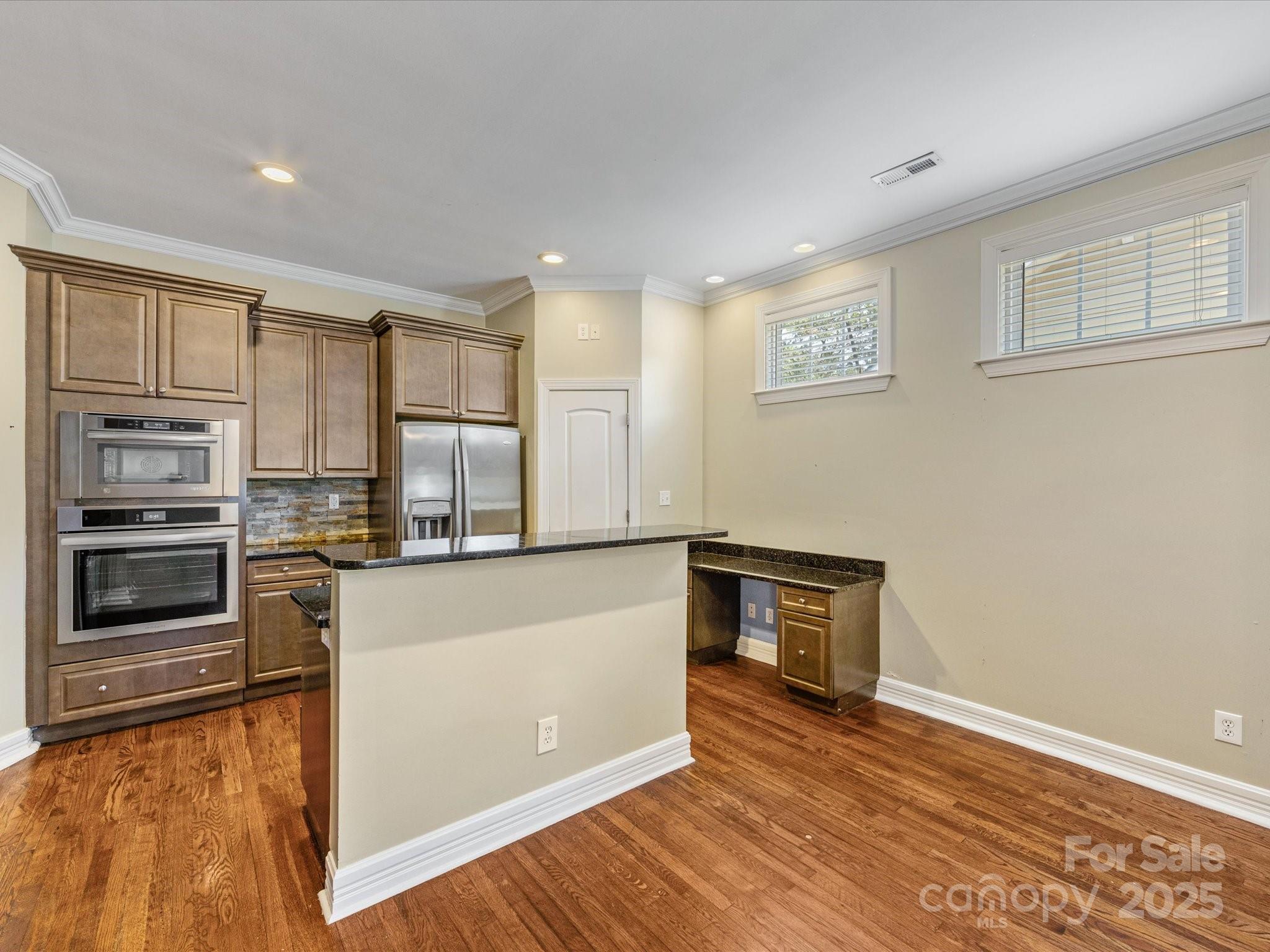 1320 Parkwood Avenue