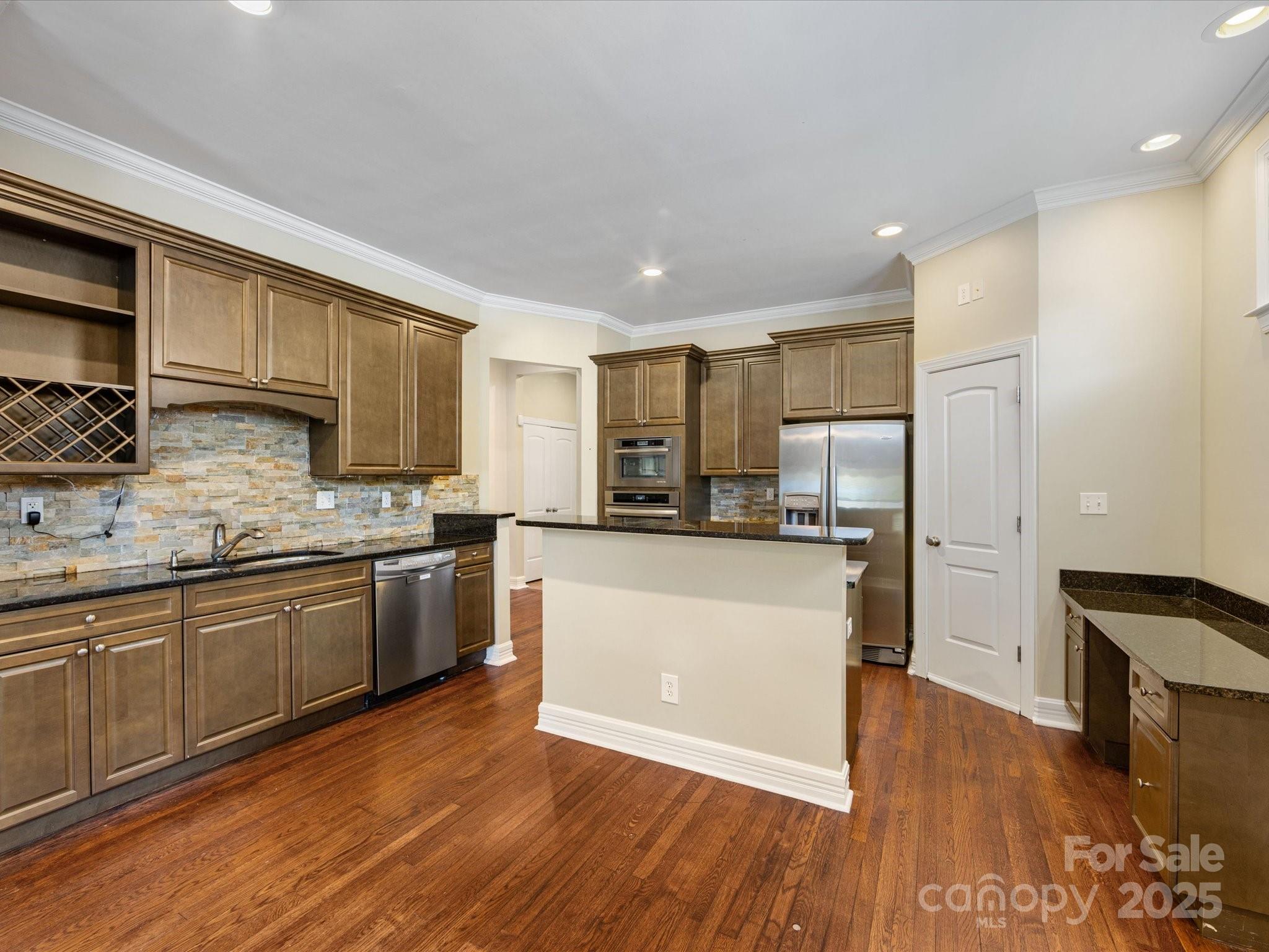 1320 Parkwood Avenue