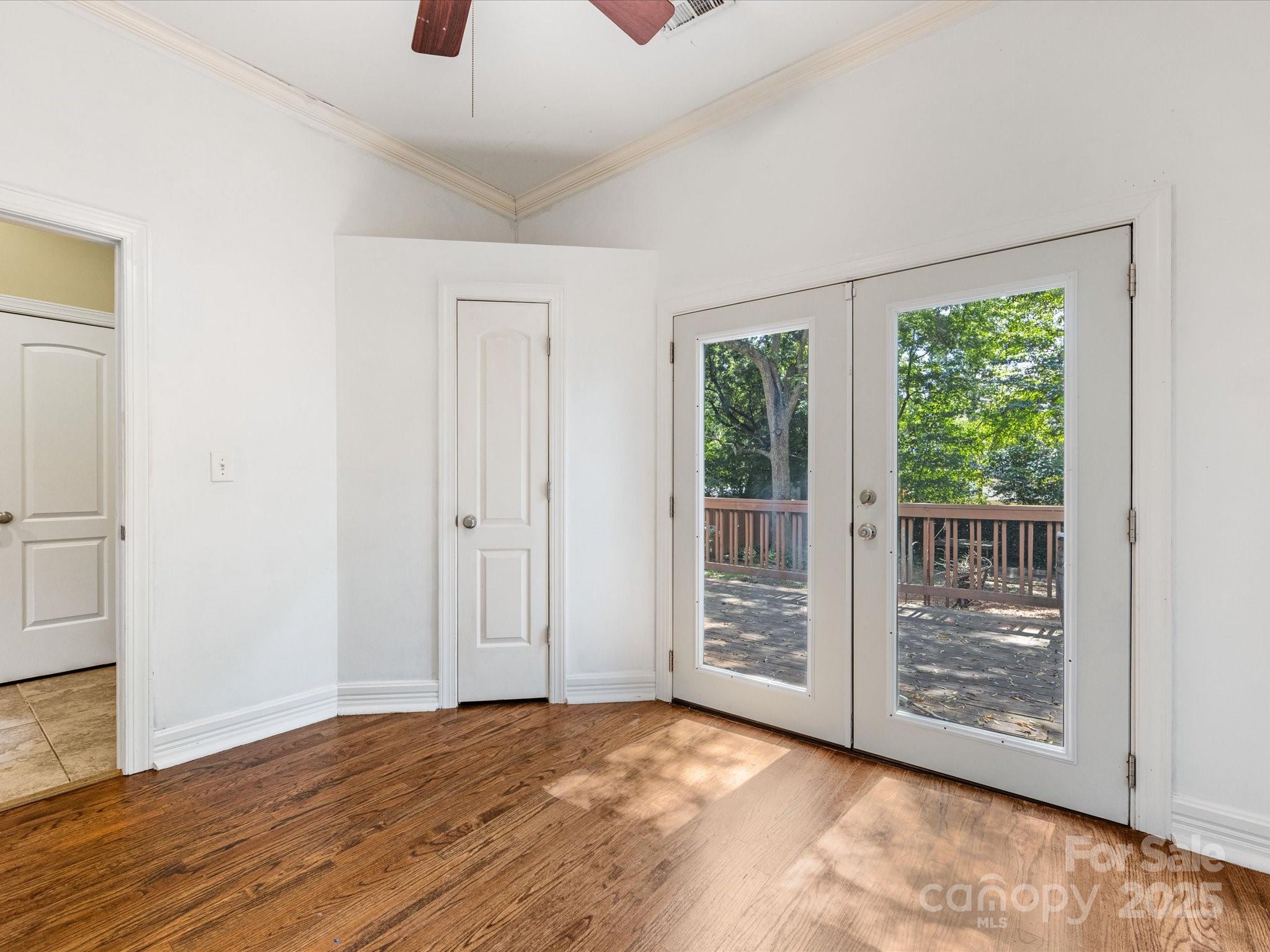 1320 Parkwood Avenue