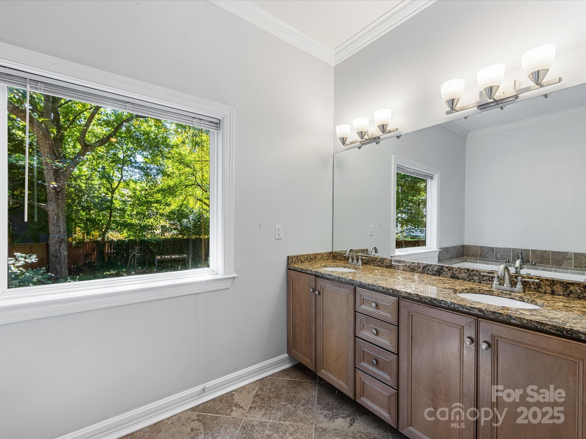 1320 Parkwood Avenue