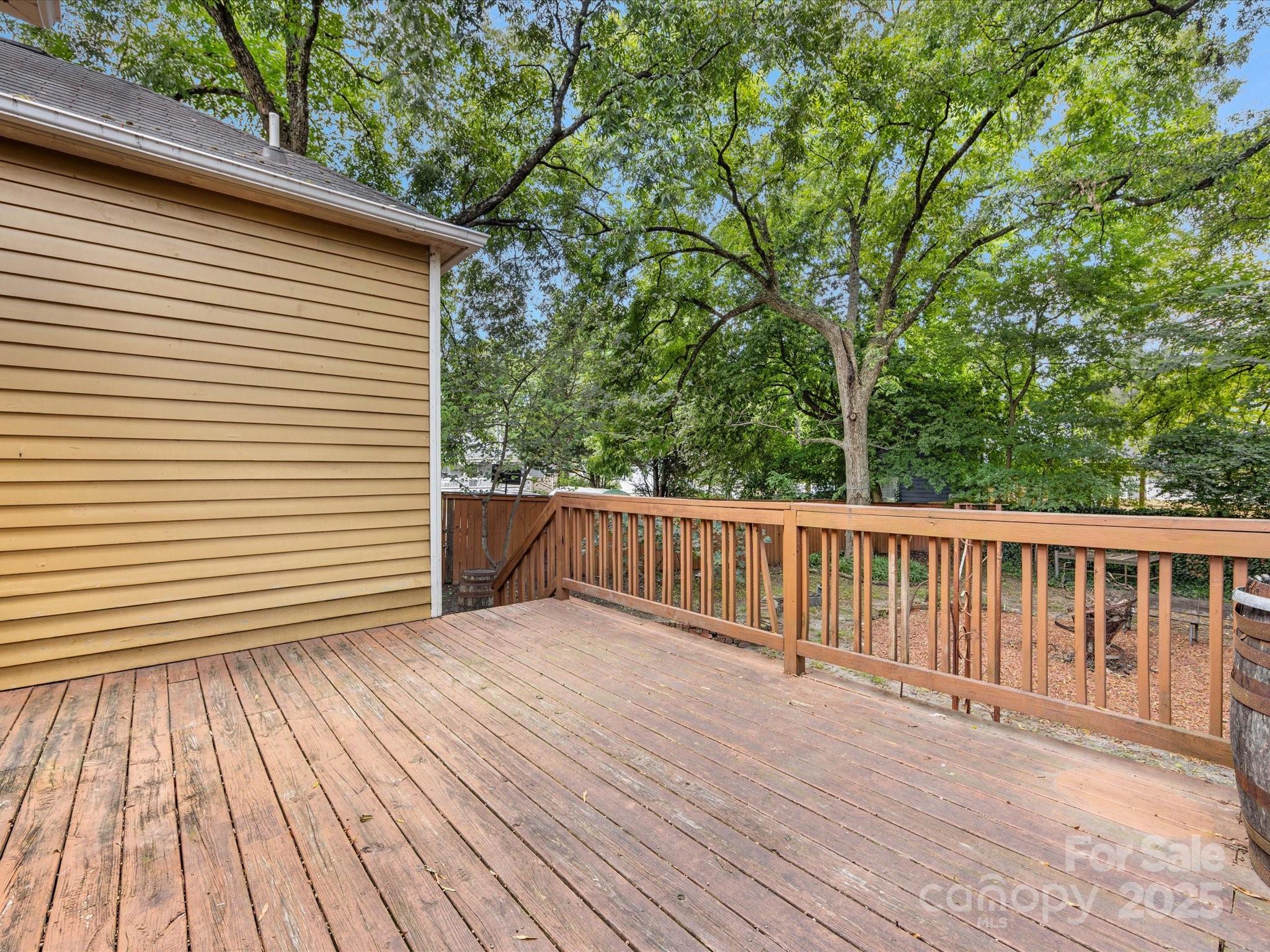 1320 Parkwood Avenue