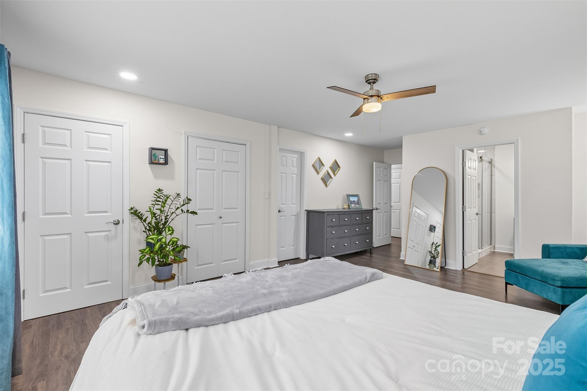 1901 Crestdale Drive