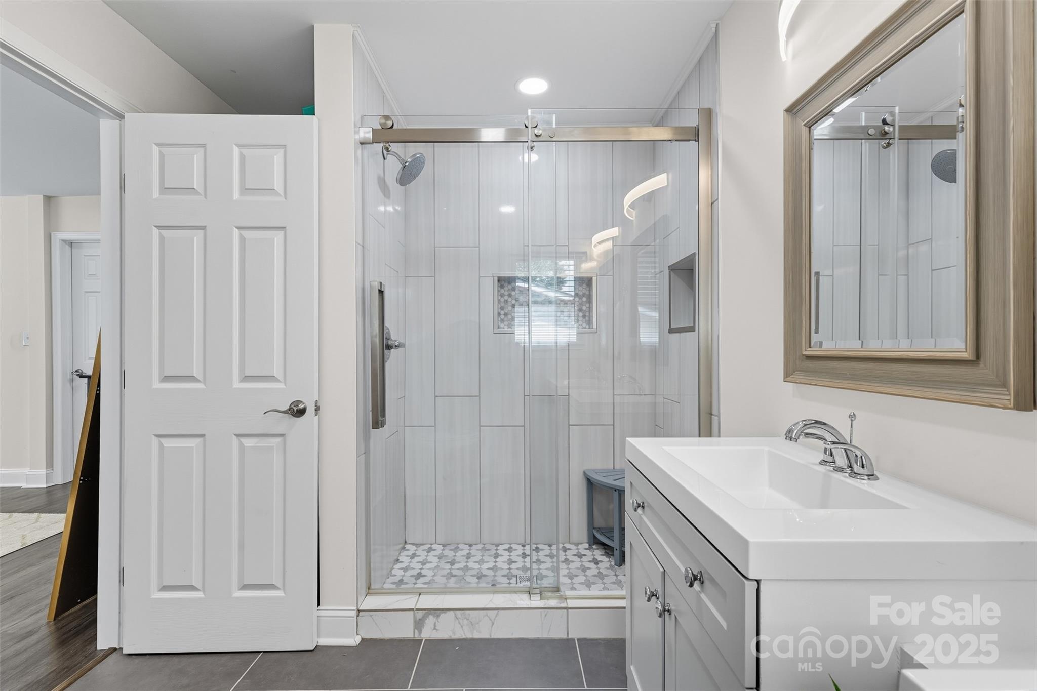 1901 Crestdale Drive