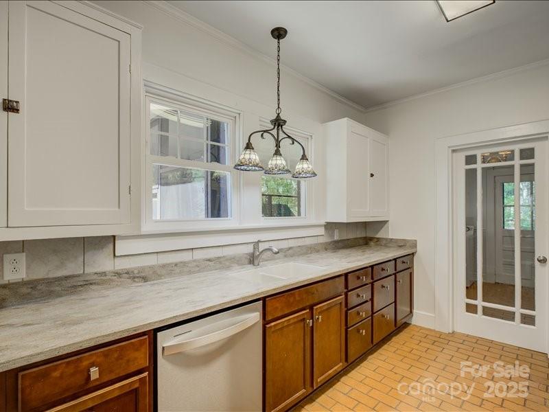 1950 Antler Drive