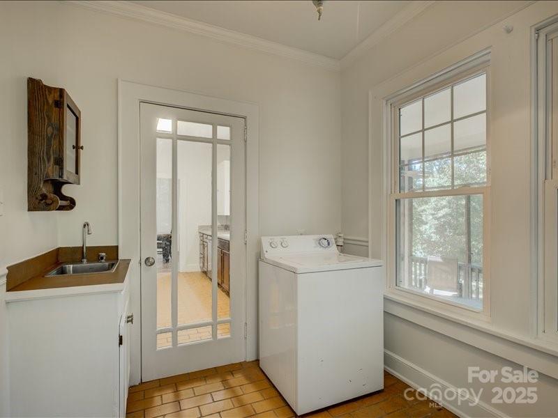 1950 Antler Drive