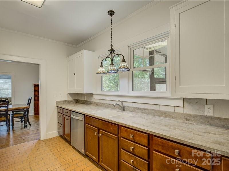 1950 Antler Drive