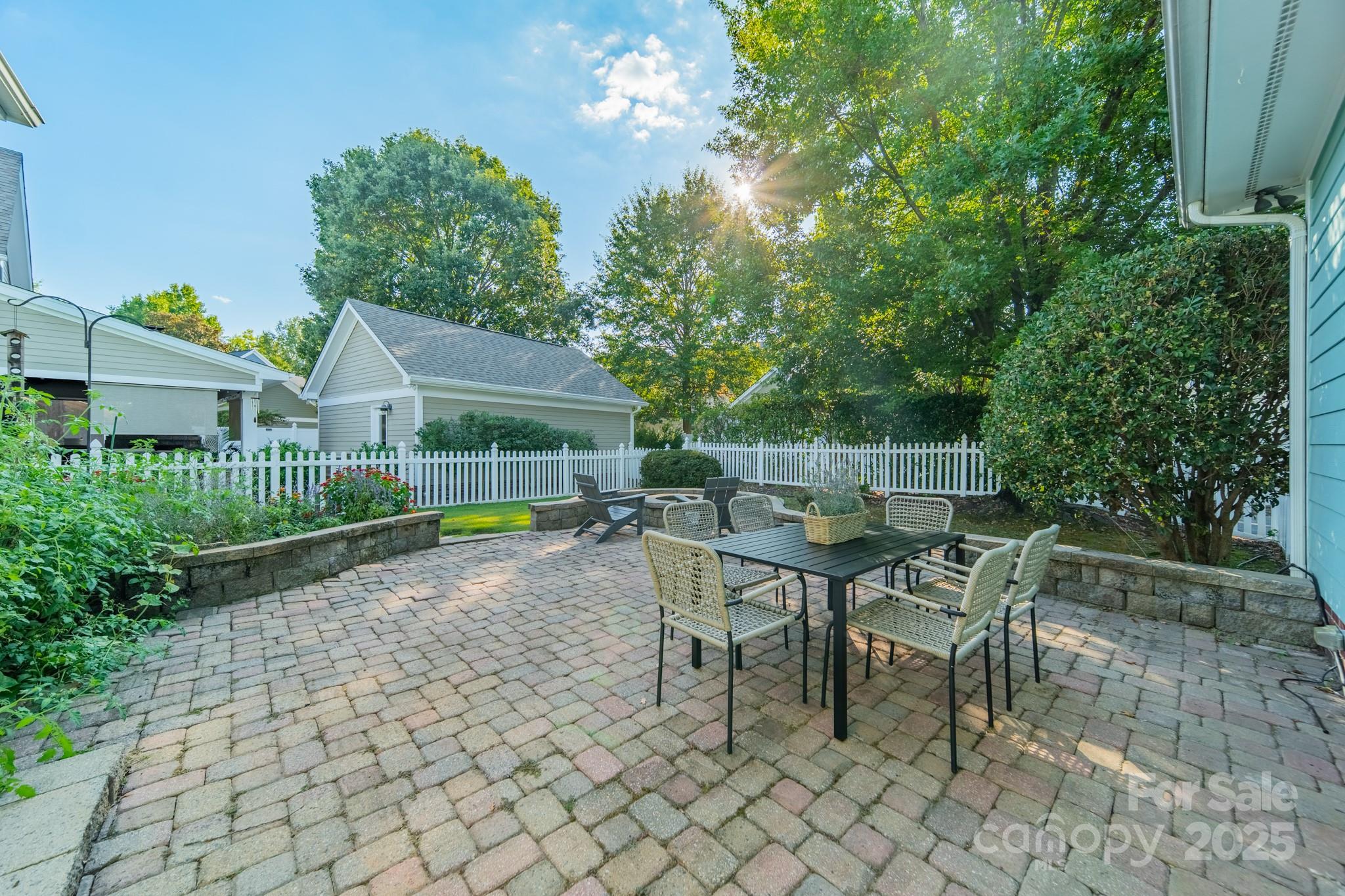 430 Bullfinch Bend