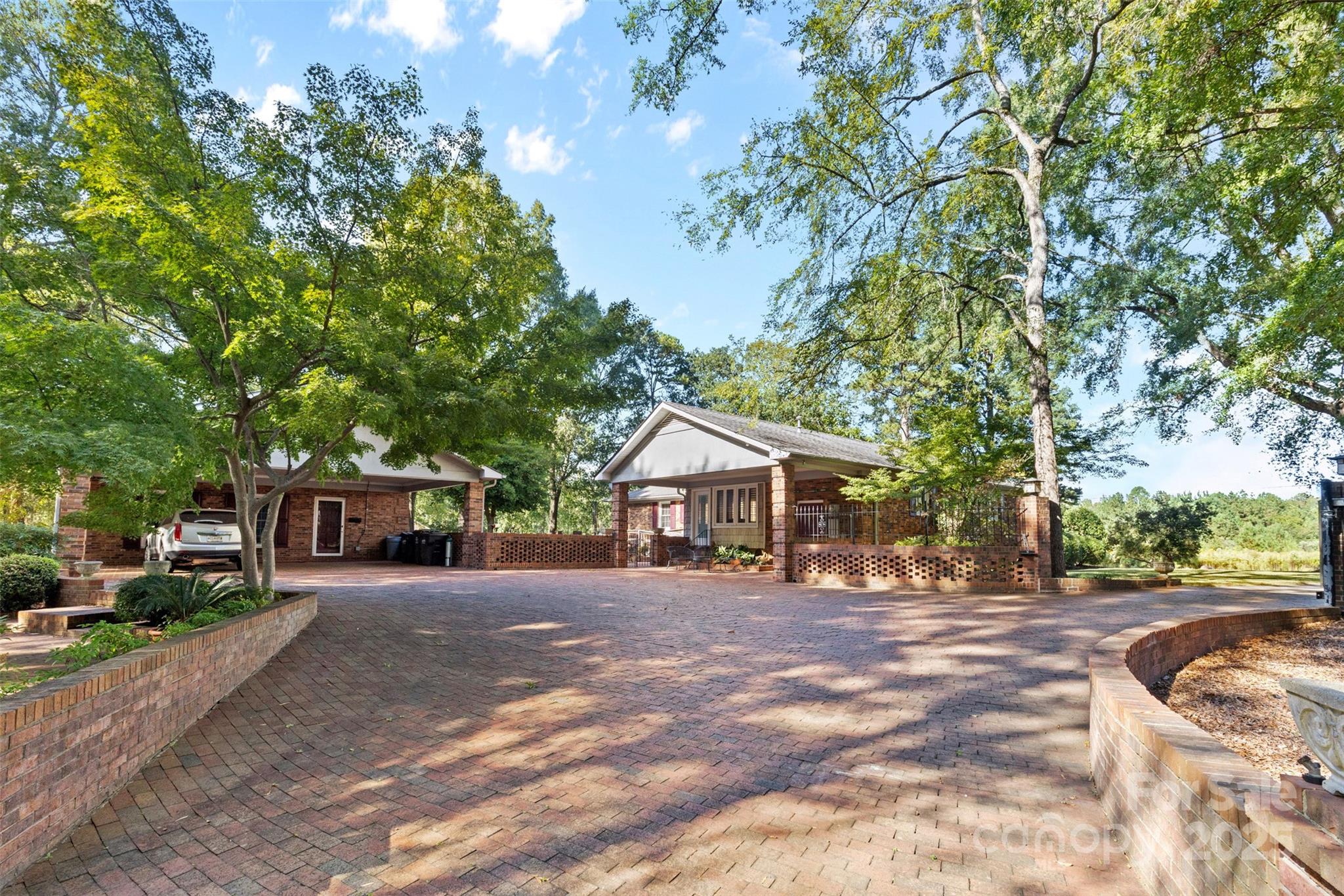 10935 Harrisburg Road