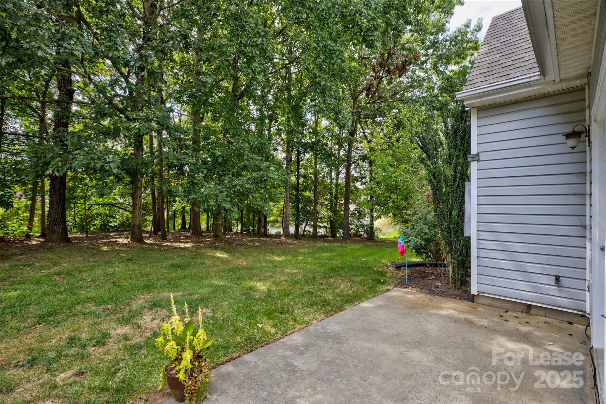 9014 Roseton Lane
